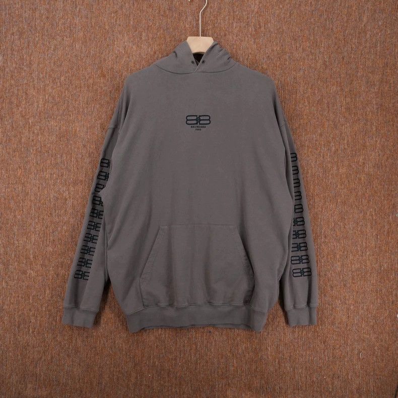 Balenciaga Balenciaga Double B Embroidered Qilin Arm Hoodie, Caramel Size US S / EU 44-46 / 1 - 1 Thumbnail