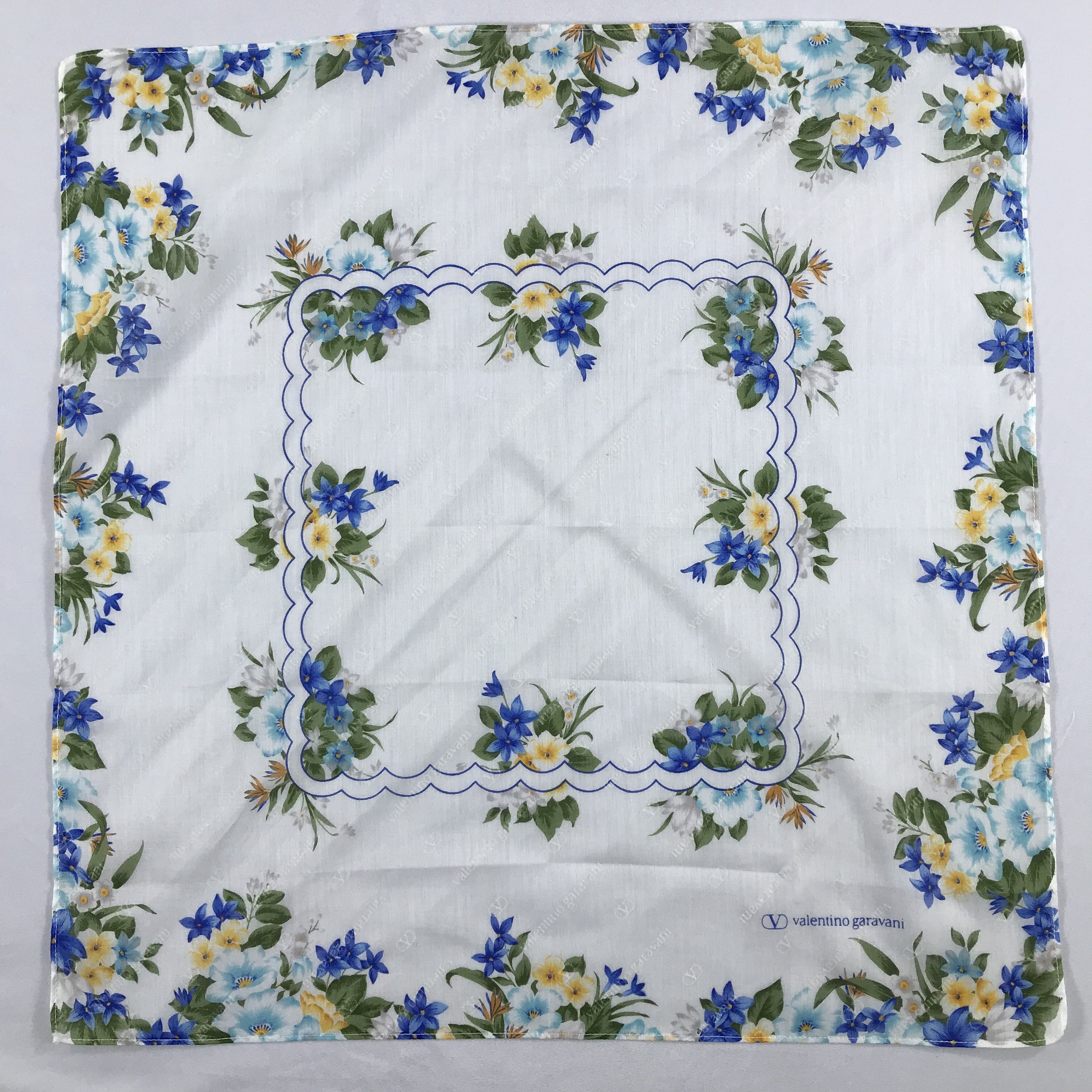 Valentino Garavani Bandana / Handkerchief/Neckerchief -S1971