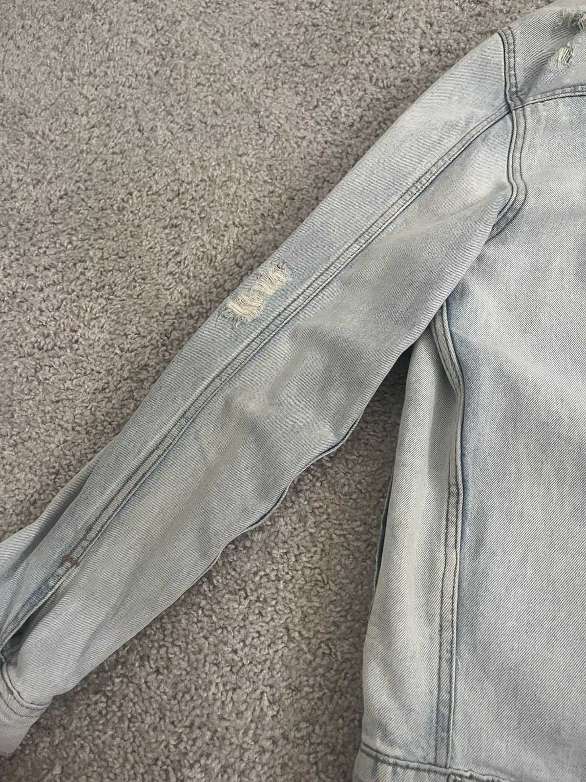 H&M H&M x Distressed Denim Jacket Size US M / EU 48-50 / 2 - 4 Thumbnail