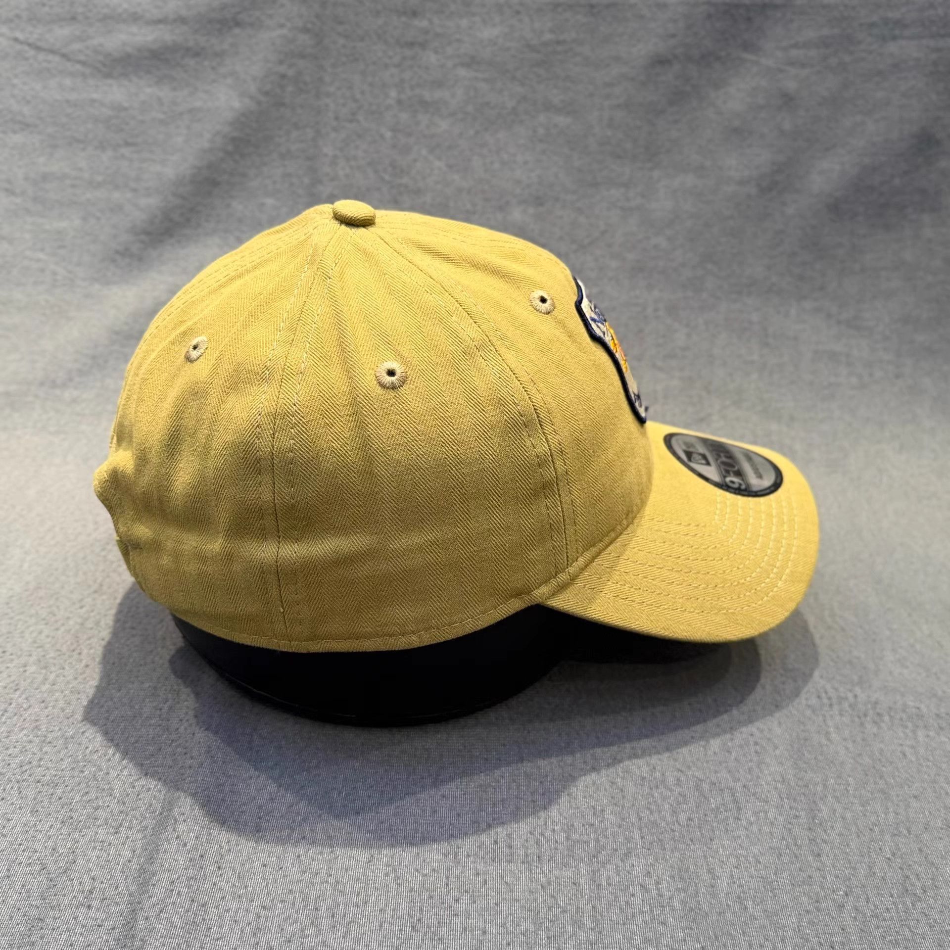 New Era New Era Curved Brim Cap。 Q5 Size ONE SIZE - 3 Thumbnail