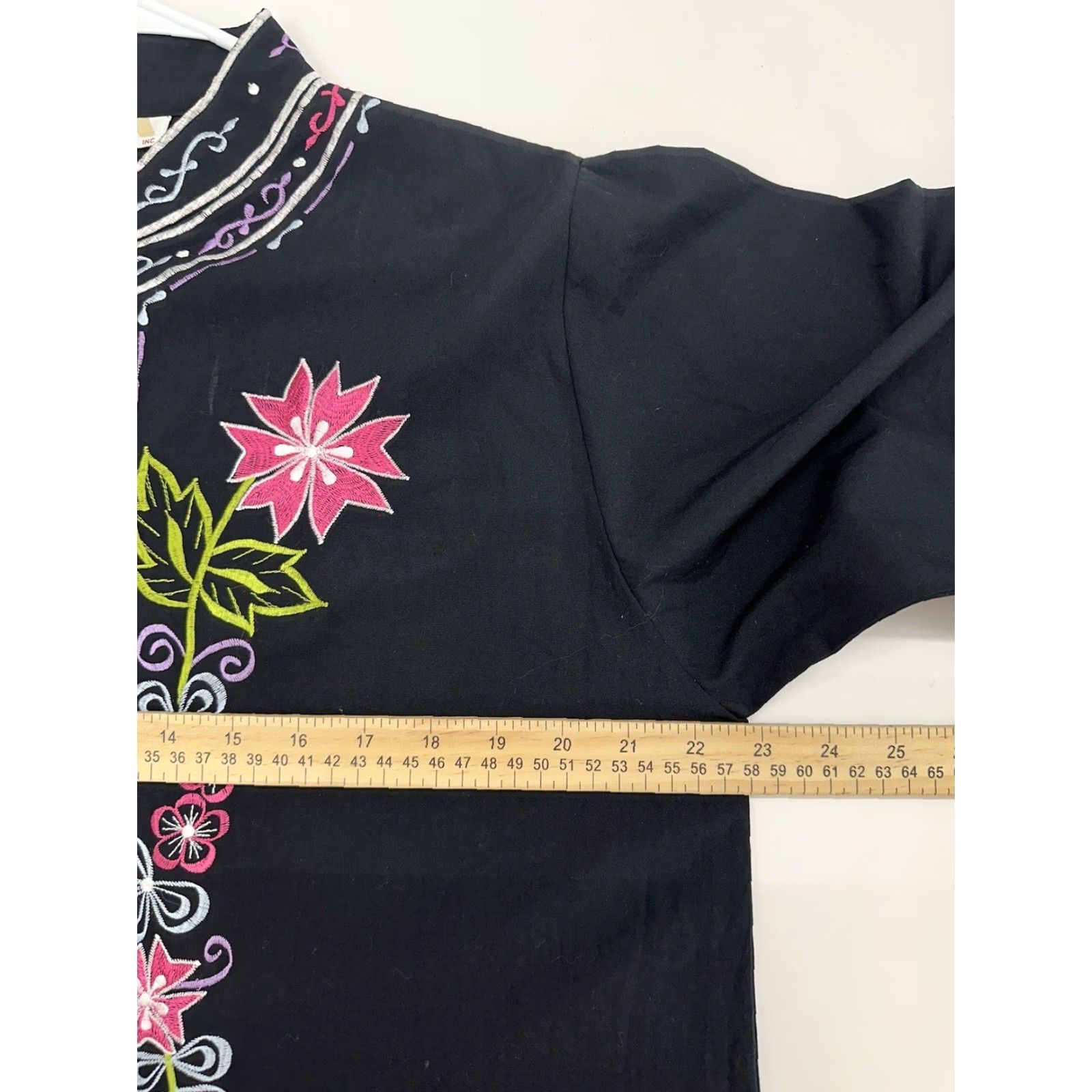 Vintage International Apparel Mart Inc. Womens Blouse Size Large Black Flora Button Up Size L / US 10 / IT 46 - 7 Thumbnail