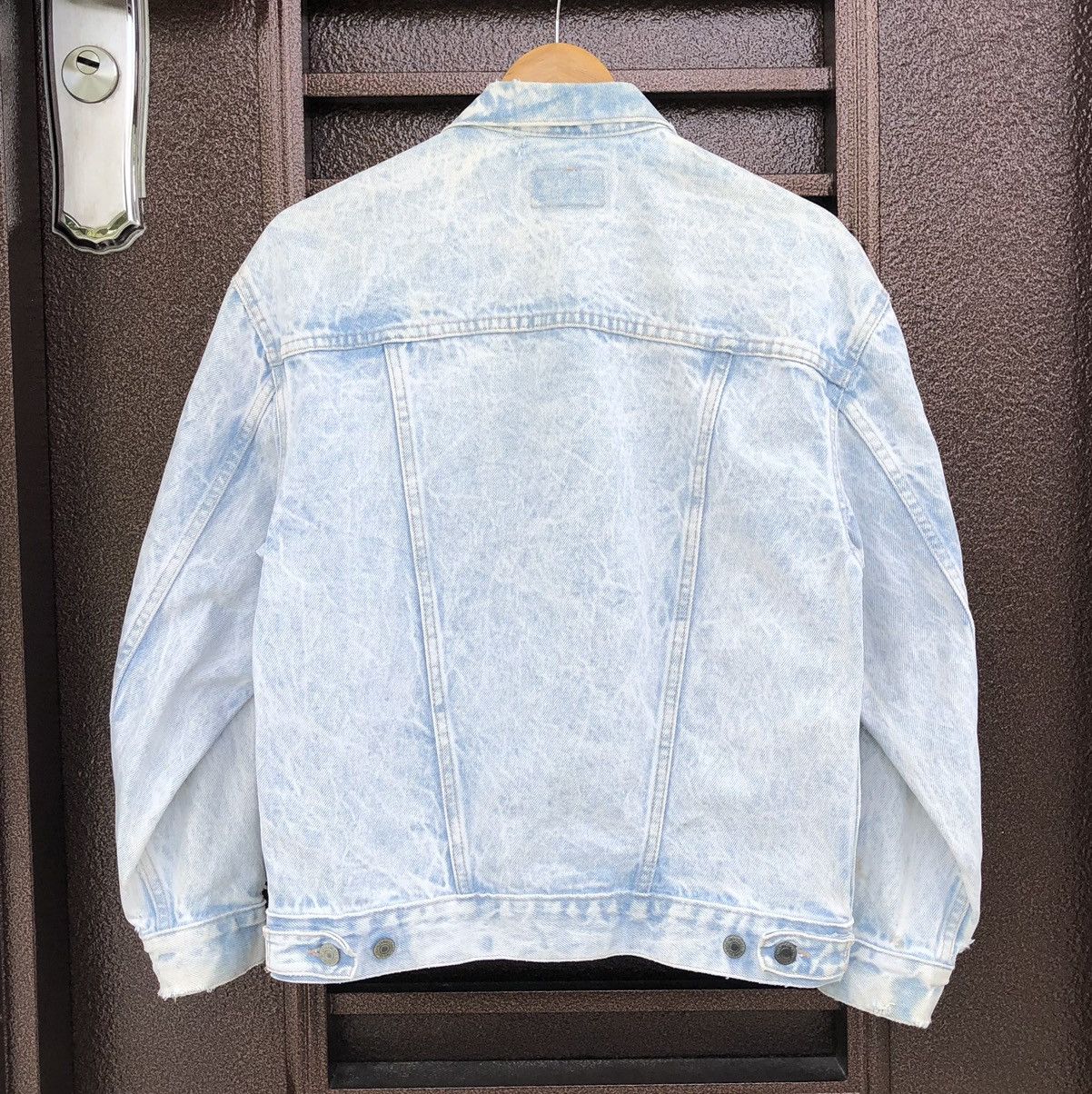 Levi's VTG Levis Light Wash Blue Denim Distressed Trucker jacket Size US M / EU 48-50 / 2 - 7 Thumbnail