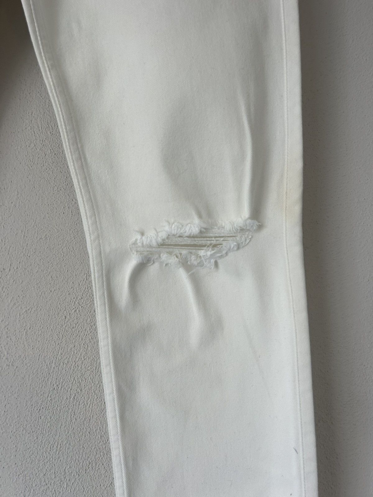Givenchy White Distressed Ripped Knee Jeans Size US 32 / EU 48 - 4 Thumbnail