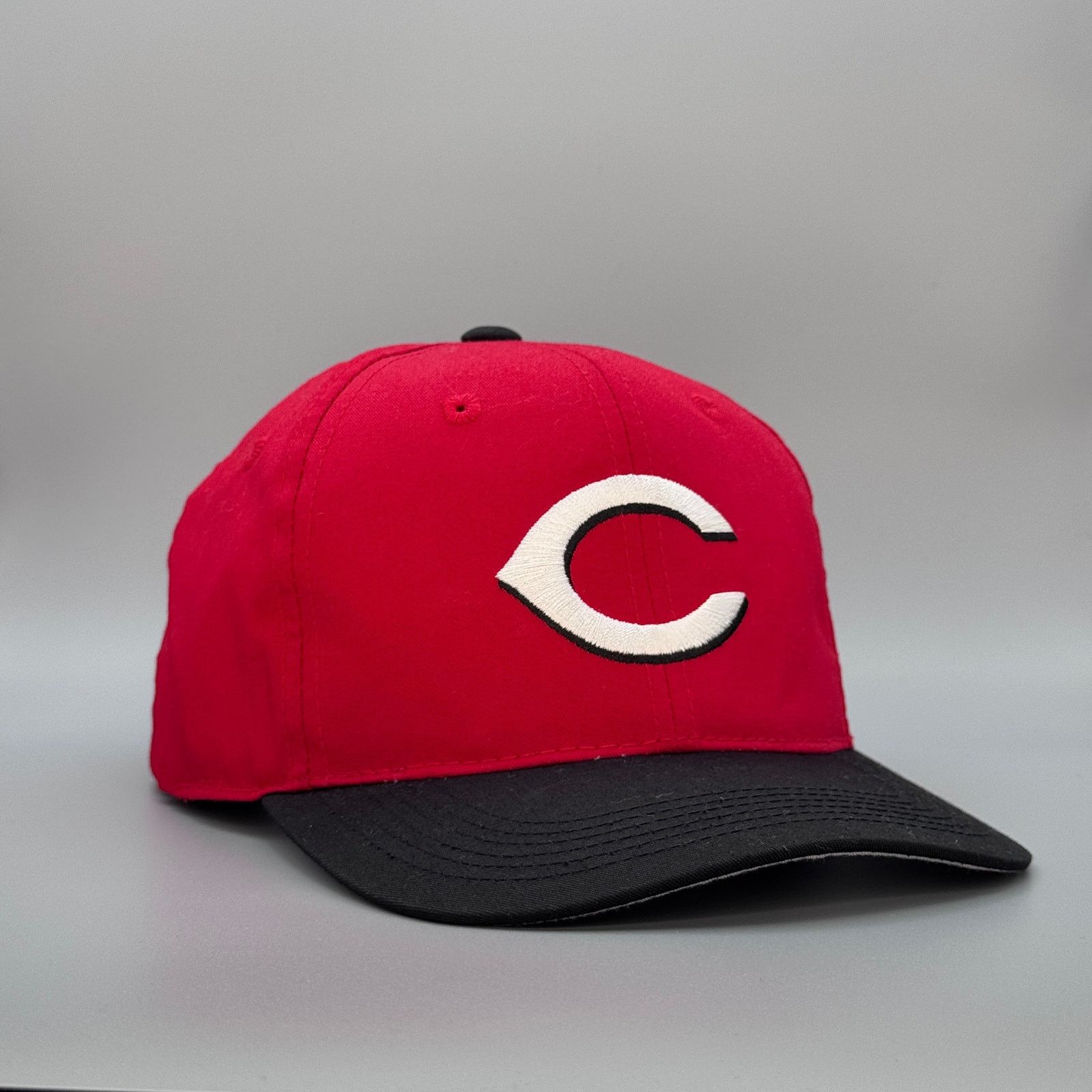 MLB Vintage '90s Cincinatti Reds Cotton Twill MLB Logo Hat Size ONE SIZE - 1 Thumbnail