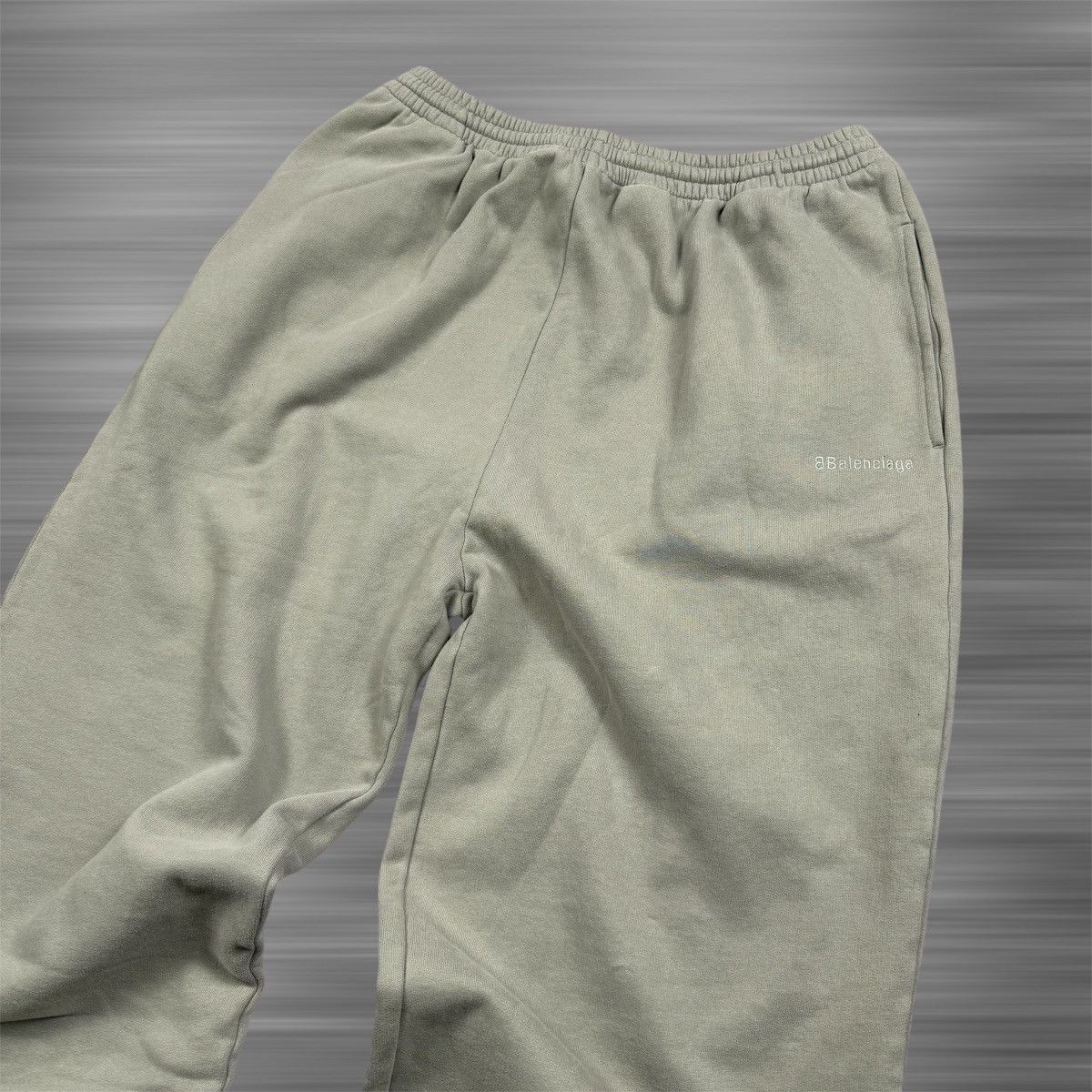 Balenciaga Balenciaga Mega Baggy Sweatpants Size US 34 / EU 50 - 6 Thumbnail