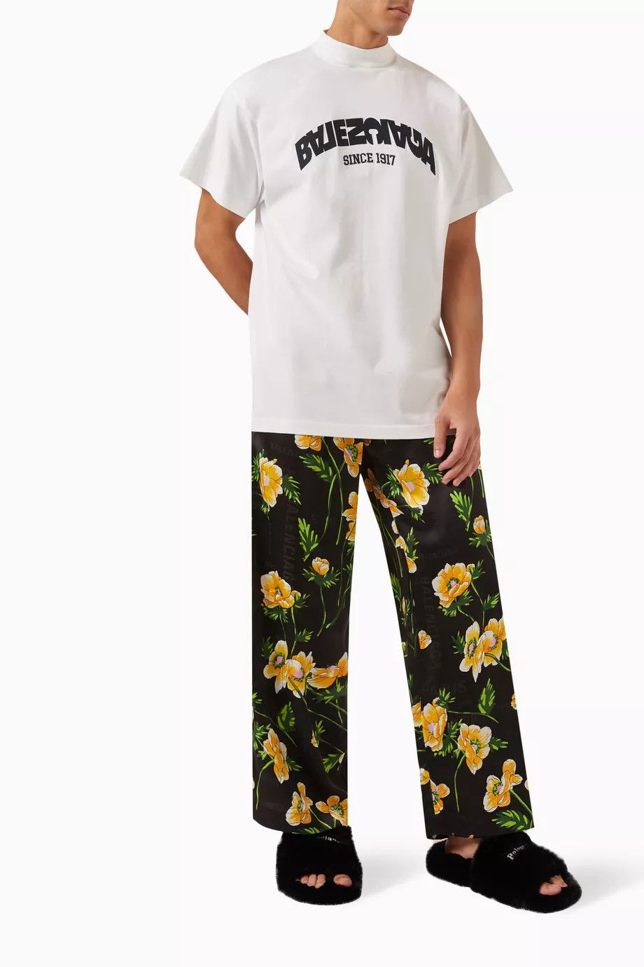 Balenciaga o1bcso1str0125 Unisex Back Flip T-Shirt Oversized in White Size US XL / EU 56 / 4 - 3 Thumbnail