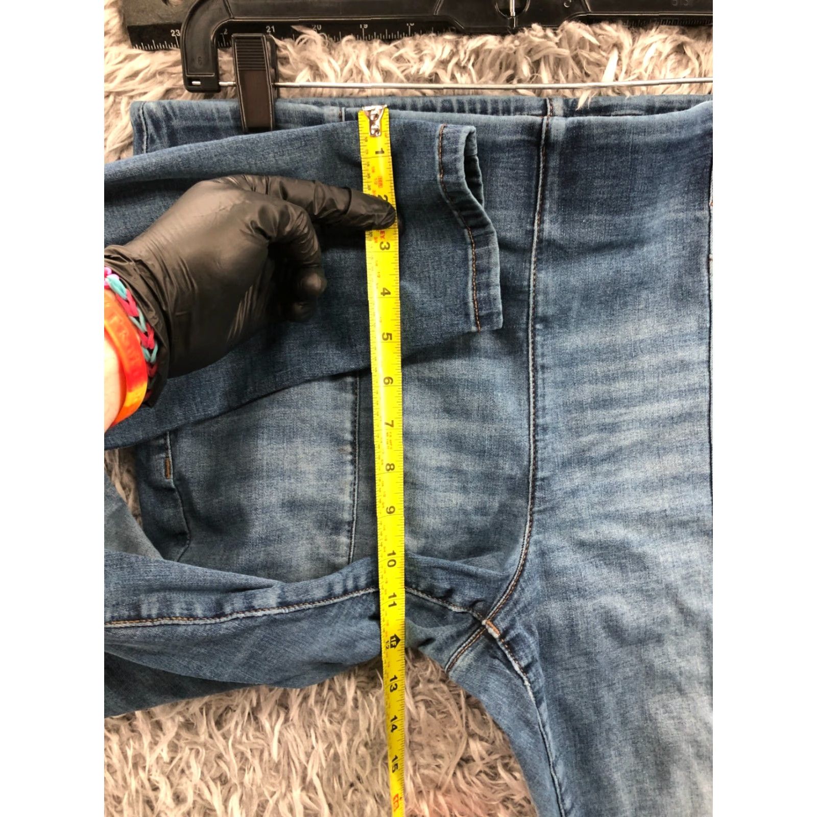 Vera Wang Vera Wang Jeans Jegging Medium Wash Blue Size 16 Womens 27in Inseam Regular Fit Pocket 5-Pocket Zipper Button Denim N/A Flaw? (but must not add info) Size 38" / US 16 / IT 52 - 4 Thumbnail