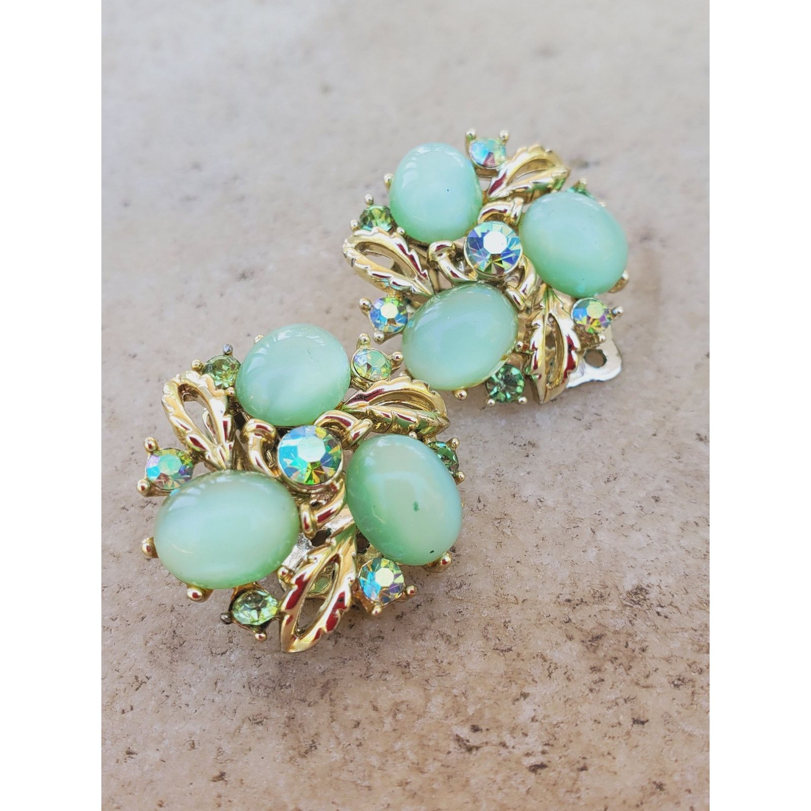 Other Lisner Vintage Clip-On Earrings Green Floral Signed Boho Size ONE SIZE - 1 Thumbnail