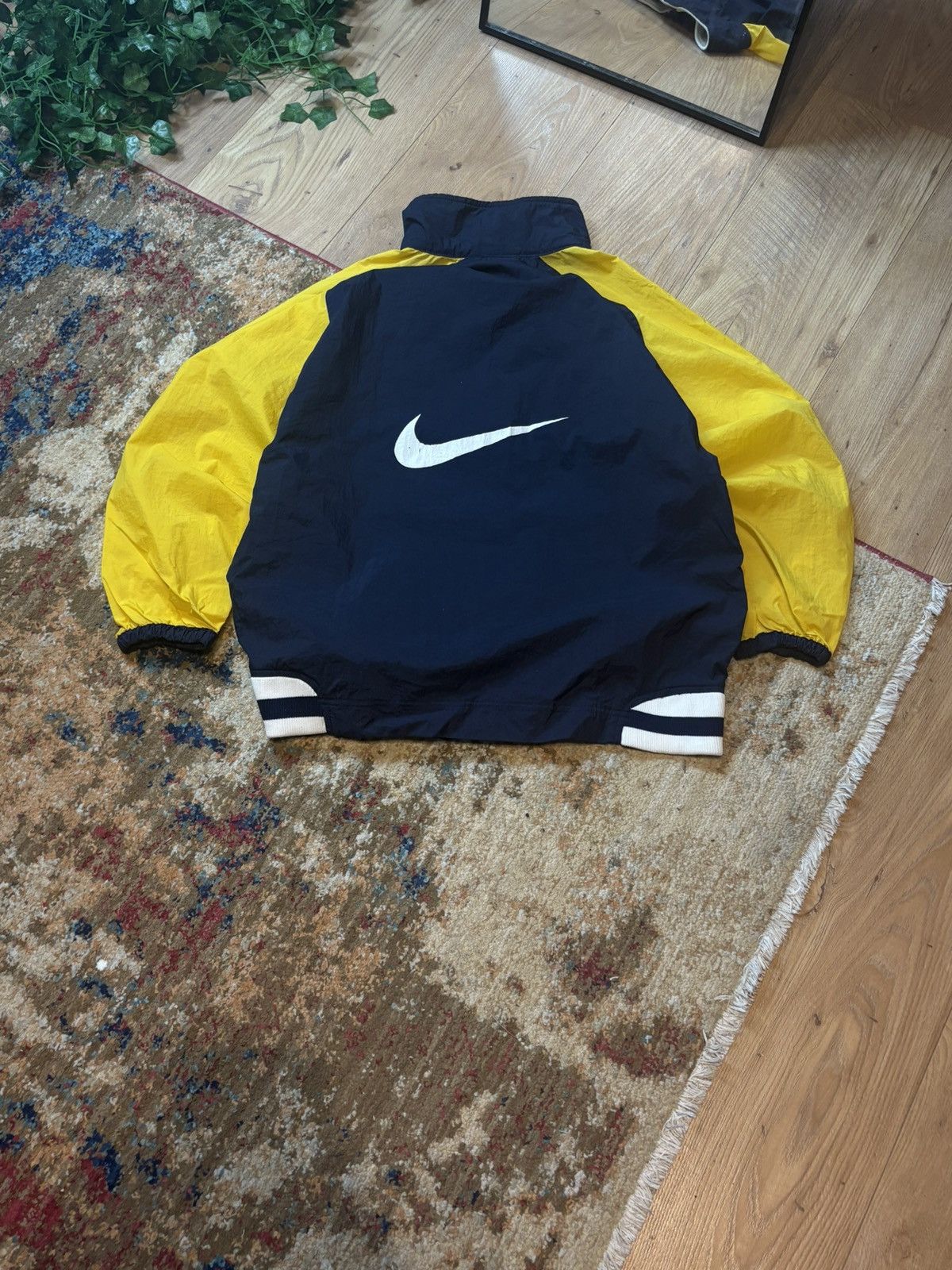 Nike 90s Nike Vintage Nylon Jacket Big Swoosh Logo Back Rare Y2K Size US S / EU 44-46 / 1 - 2 Thumbnail