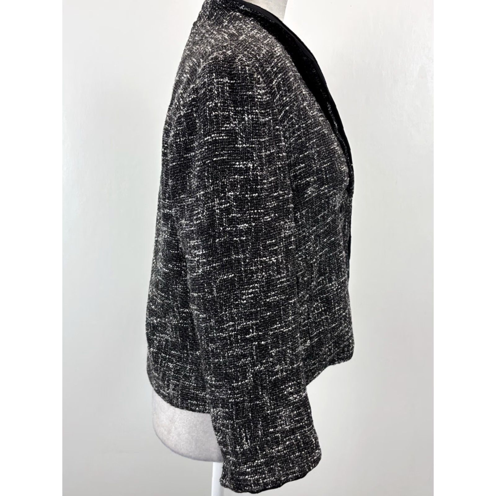Talbots VINTAGE Talbots Blazer Jacket Sz 8 Women’s Black White Tweed Like Career Blazer, Jacket, Classic, Preppy, Business, Fall Spring Winter Womens Size M / US 6-8 / IT 42-44 - 2 Thumbnail