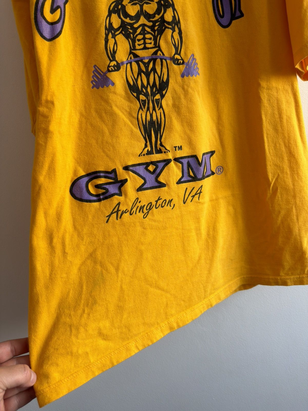 Vintage *RARE* 1990s 90s VINTAGE GOLD’S GYM YELLOW BODYBUILDING TEE Size US XL / EU 56 / 4 - 7 Thumbnail