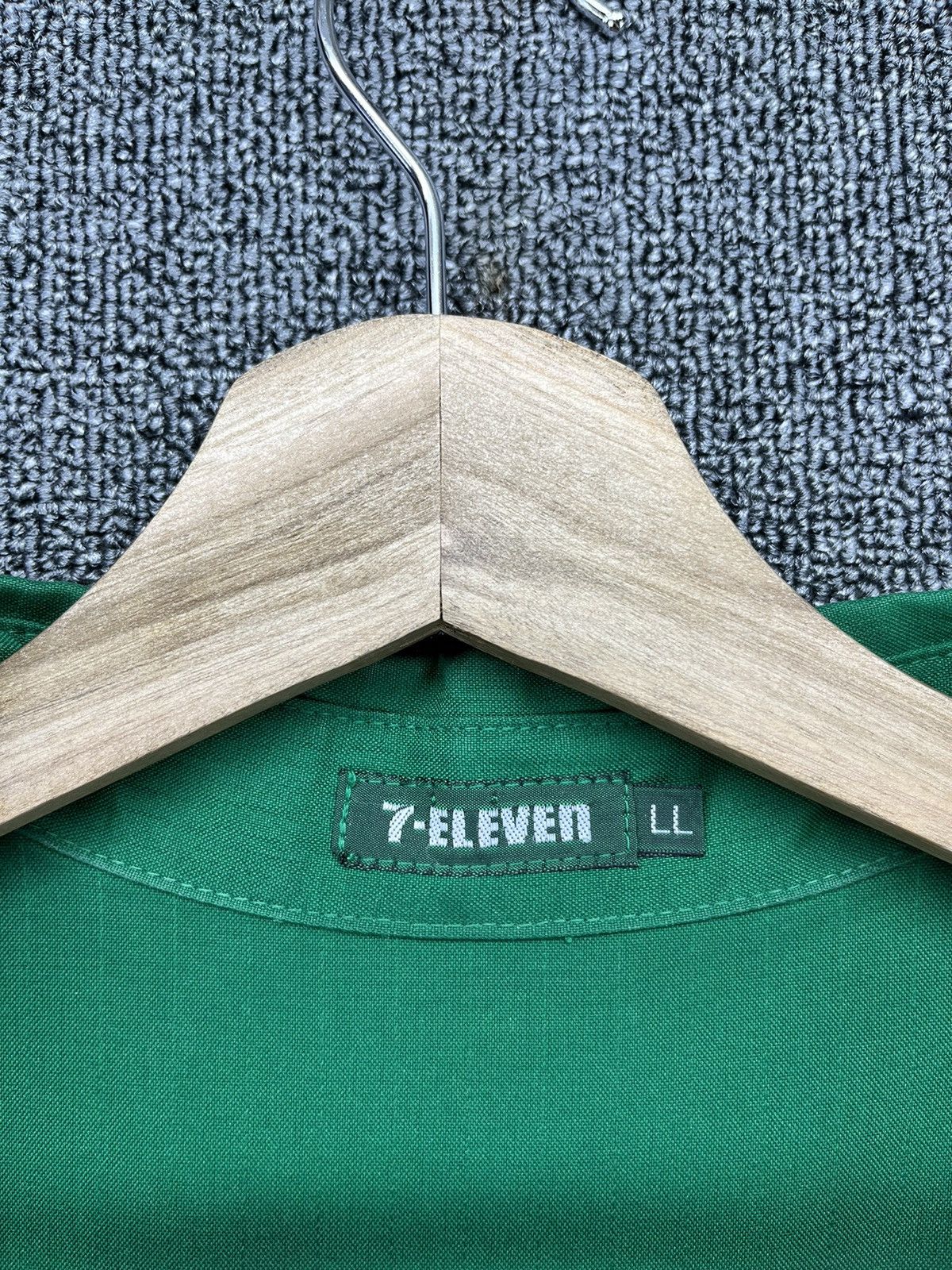 Japanese Brand Vintage 90's 7 ELEVEN Uniform Workwear Zip Up Jacket Size US L / EU 52-54 / 3 - 11 Thumbnail