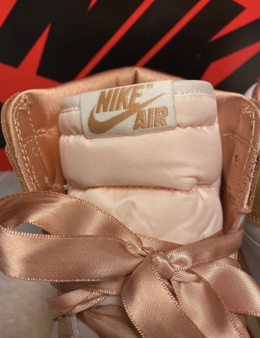 Nike WMNS Air Jordan Retro HI OG Praline/ white-sail Size US 11 / IT 41 - 5 Thumbnail