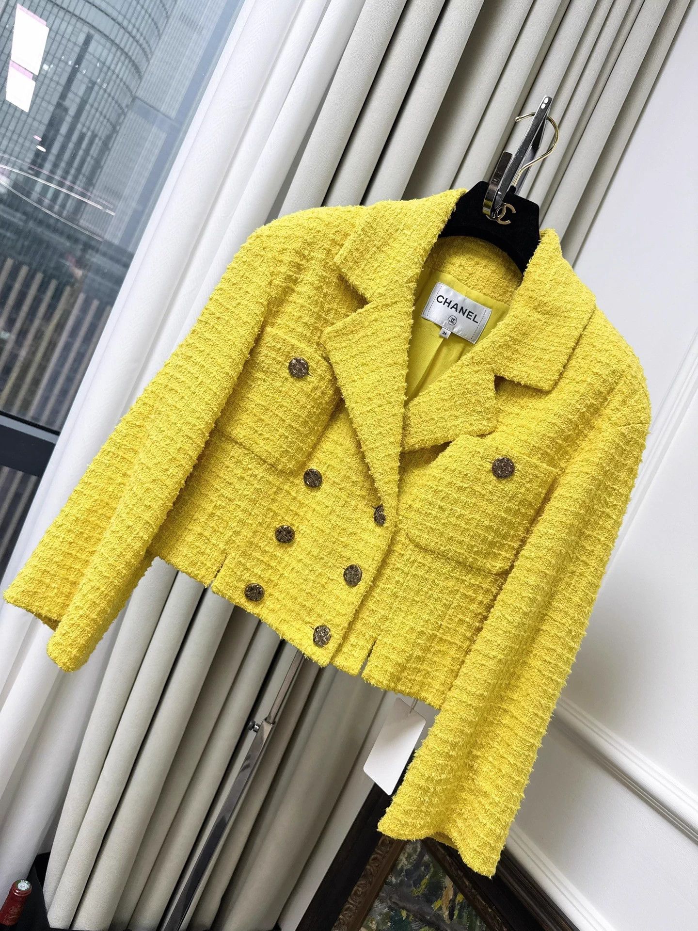 Chanel Chanel 22SS Lemon Yellow Tweed Agate Button Short Jacket 36 Size XS / US 0-2 / IT 36-38 - 1 Thumbnail