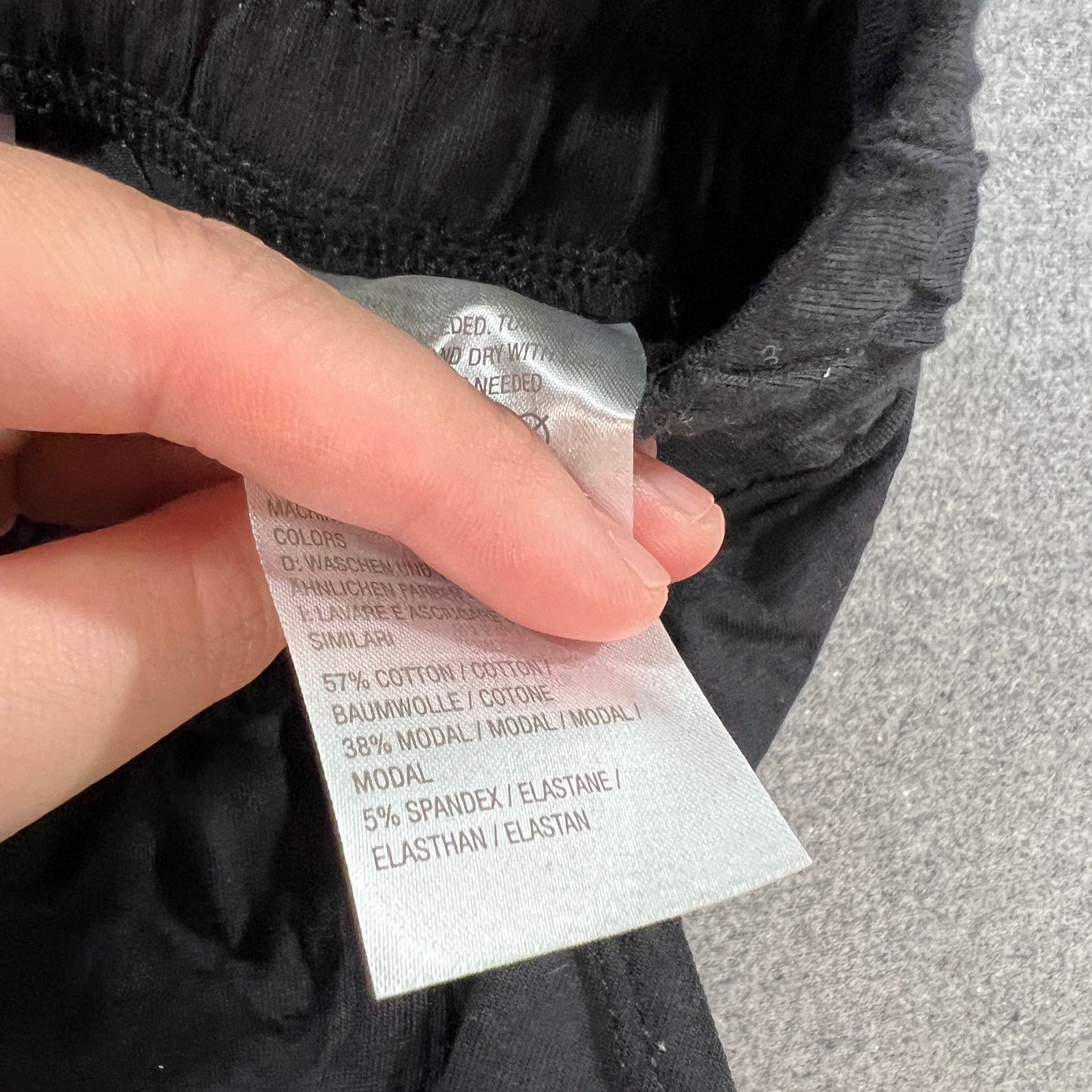 Other AnyBody Cozy Knit Cropped Cargo Jogger Jet Black, X-Small Size 26" / US 2 / IT 38 - 9 Thumbnail