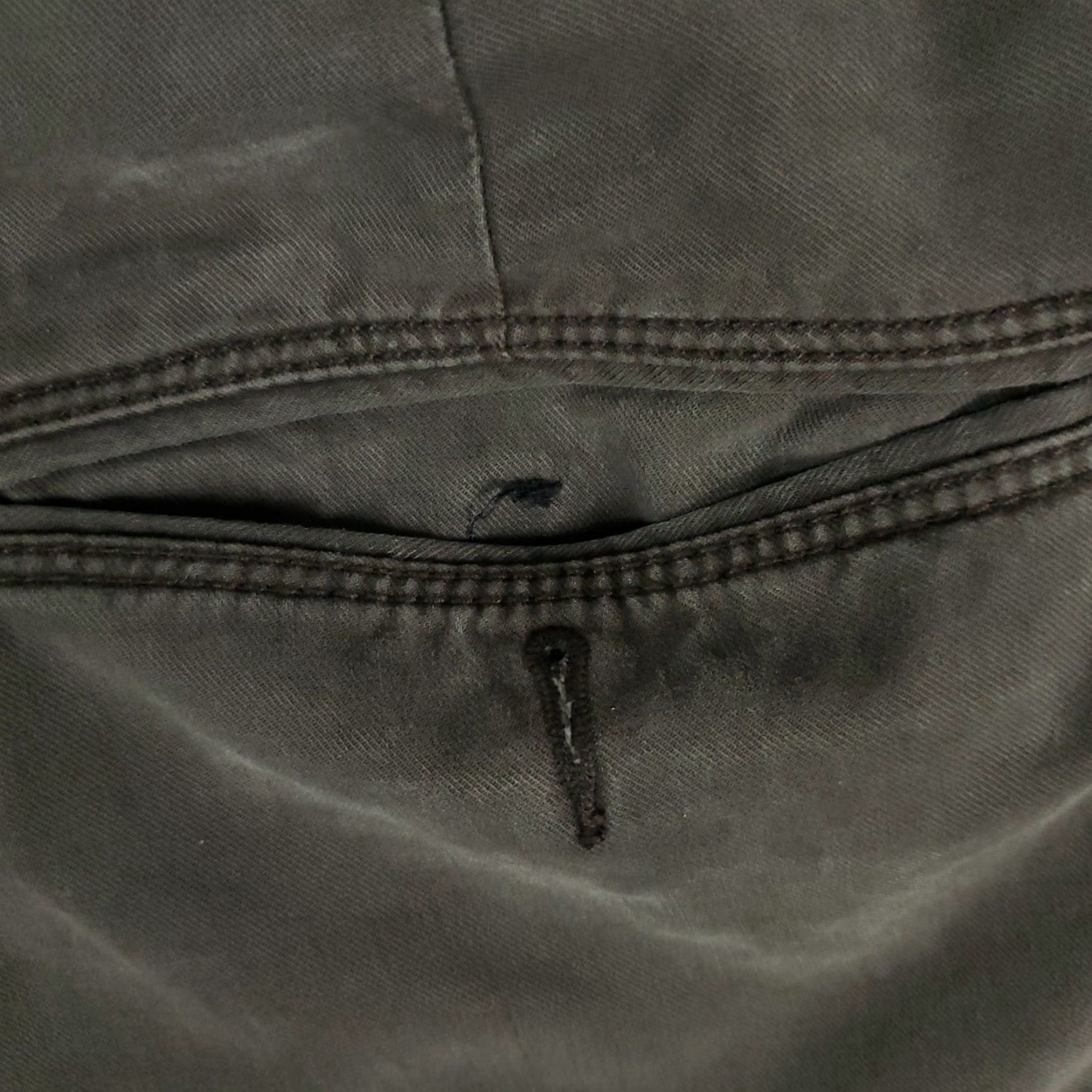 Tommy Bahama VINTAGE Tommy Bahama Men's Chino Shorts Size 35 Brown Casual Pleated Cotton Blend Size US 35 - 5 Thumbnail