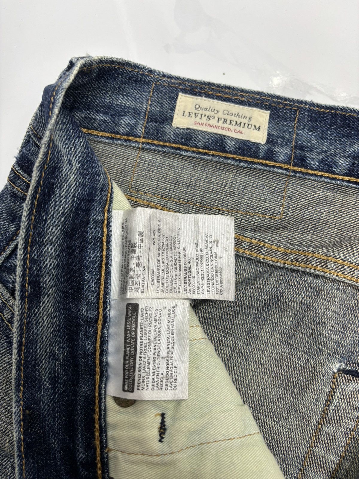 Levi's VTG LEVIS 501 BIG E DISTRESSED DENIM JEANS Size US 35 - 12 Thumbnail