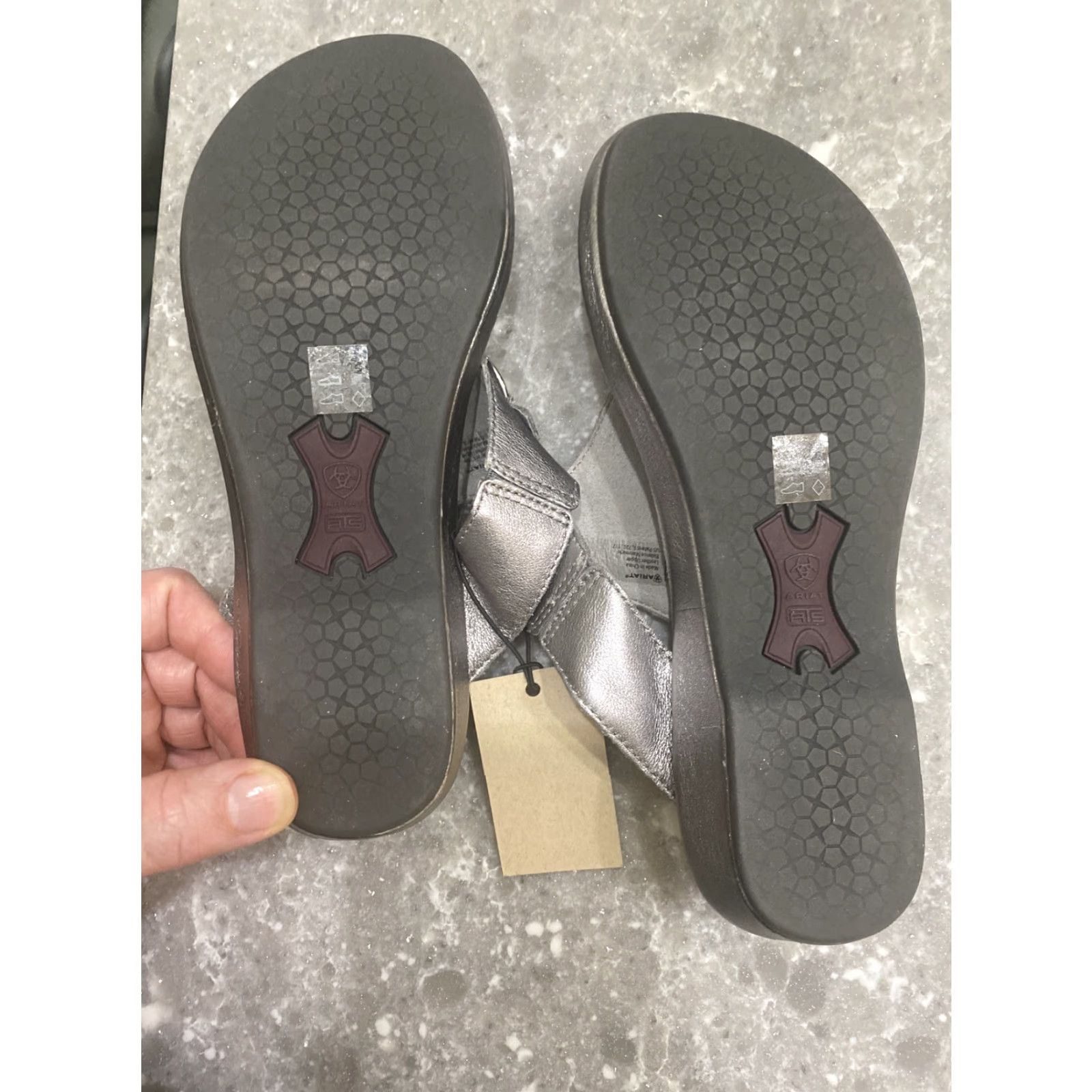Ariat Ariat Thong Sandals Silver Leather 10017469 Ring Accent adj Strap Size 6.5B NEW Size US 7 / IT 37 - 7 Thumbnail