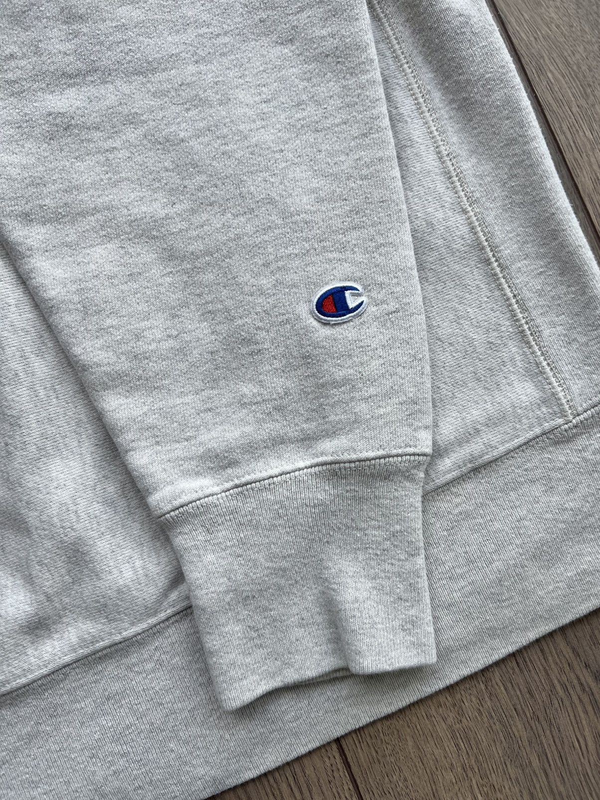 Champion × MoMA Champion x MoMA Grey Crewneck Large Size US L / EU 52-54 / 3 - 6 Thumbnail