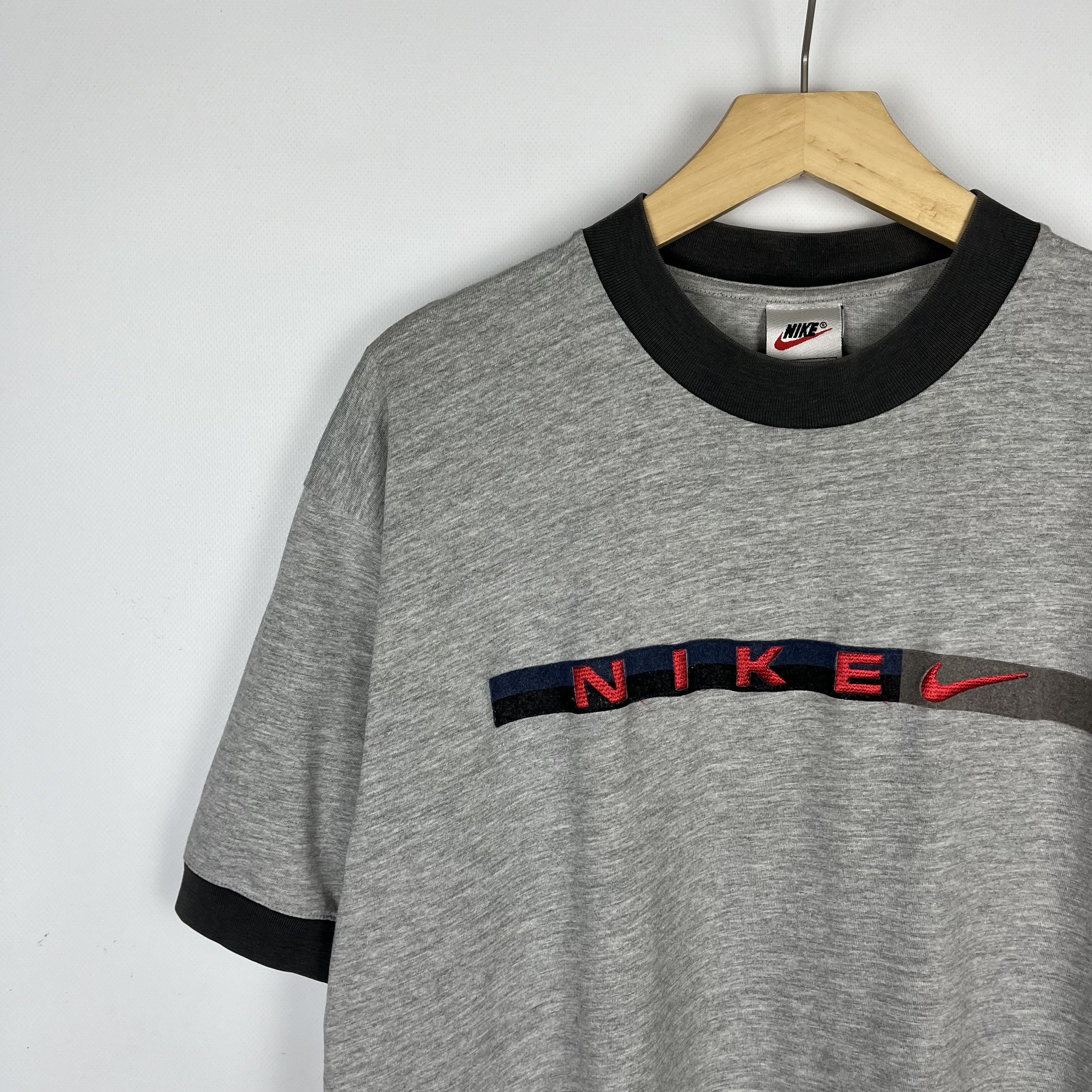 Nike Vintage Nike Embroidered Big Logo T Shirt 90’s Size US L / EU 52-54 / 3 - 6 Thumbnail