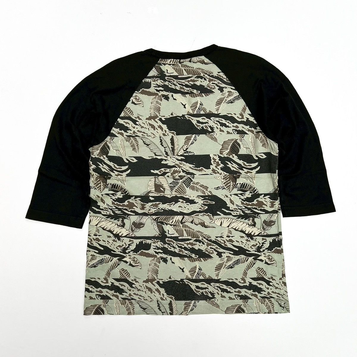 Bape A Bathing Ape Bape Brand Vintage T-Shirt Long sleeve Size US M / EU 48-50 / 2 - 4 Thumbnail