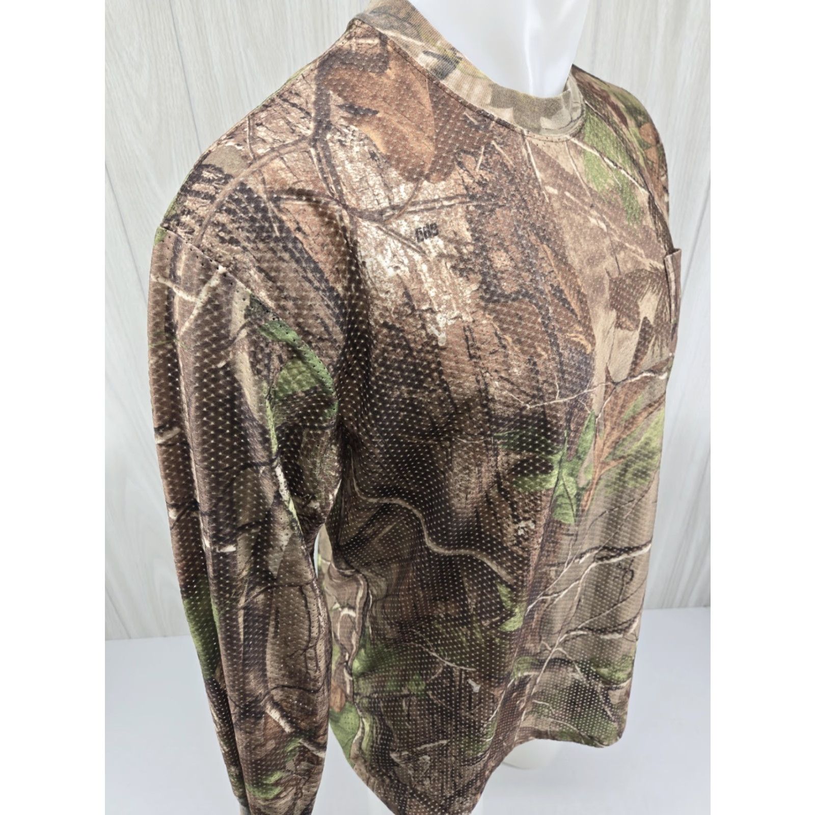 Realtree RedHead Shirt Men Vented Camo long Sleeve Perforated Holes Realtree Sz Medium Size US M / EU 48-50 / 2 - 7 Thumbnail