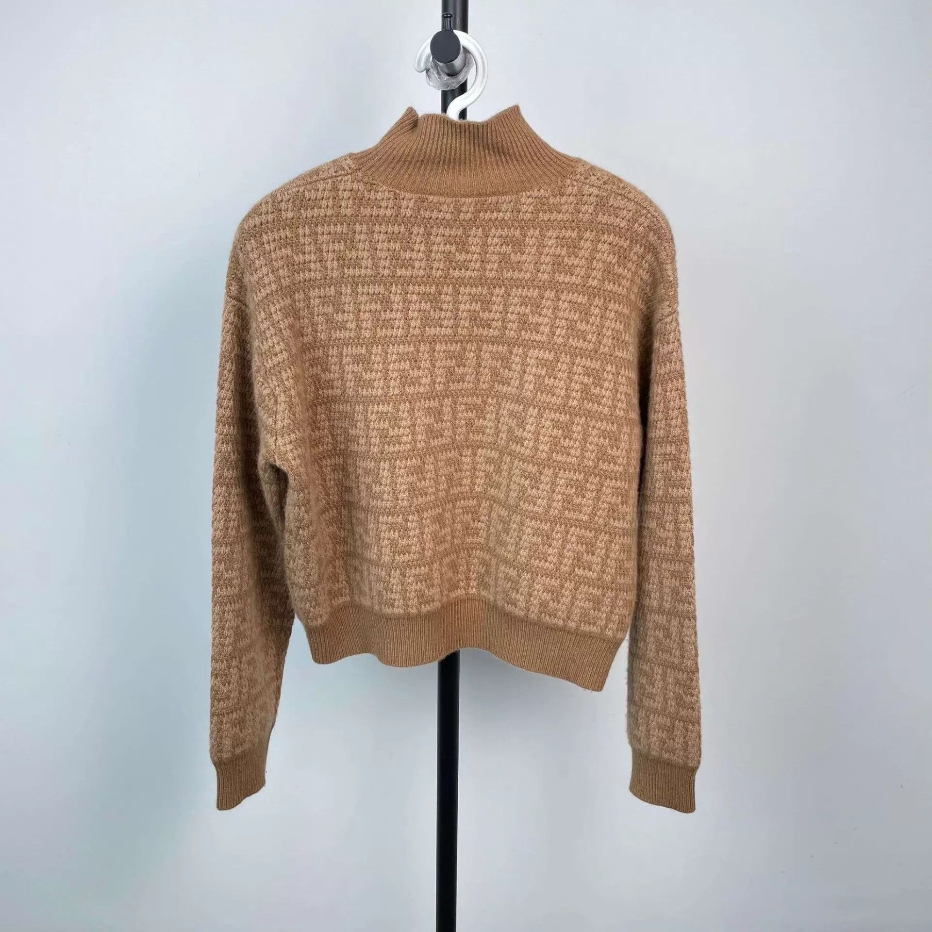 Fendi FENDI Turtleneck Printed Sweater Size XS / US 0-2 / IT 36-38 - 2 Thumbnail