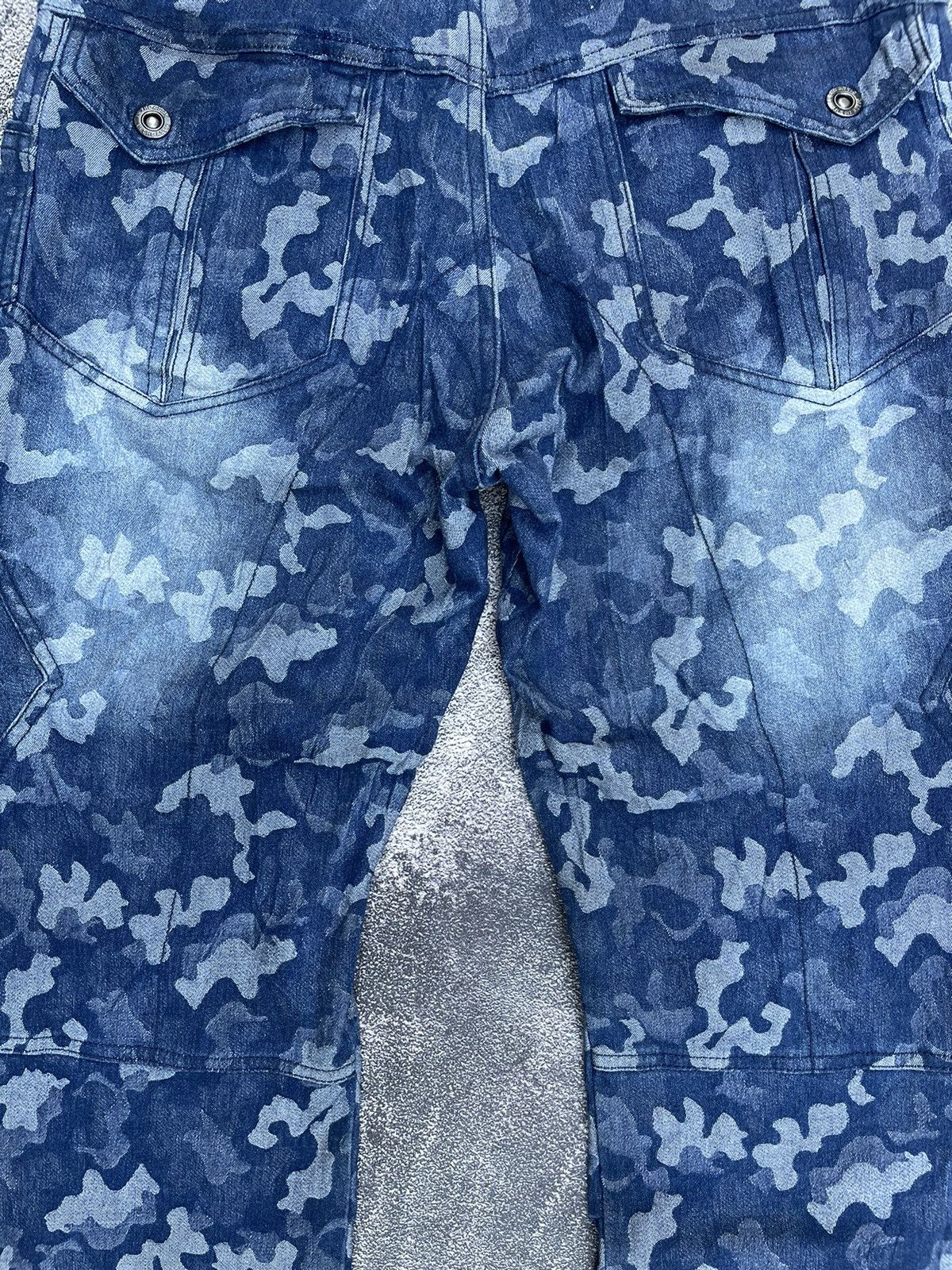 In The Attic In The Attic Multi Pocket Abstract Camo Faded Style Pants Size US 31 - 8 Thumbnail