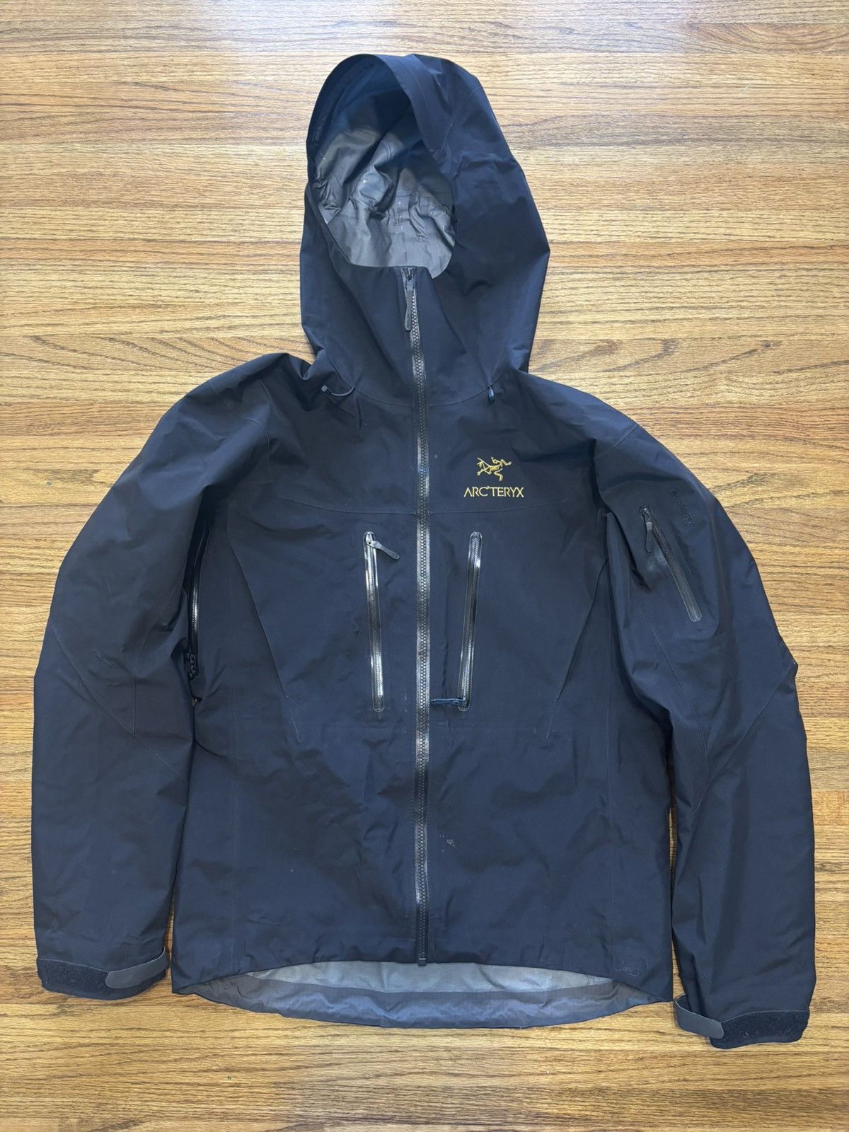 ARC'TERYX Alpha SV Jacket Men's Size M Black 24K (New with