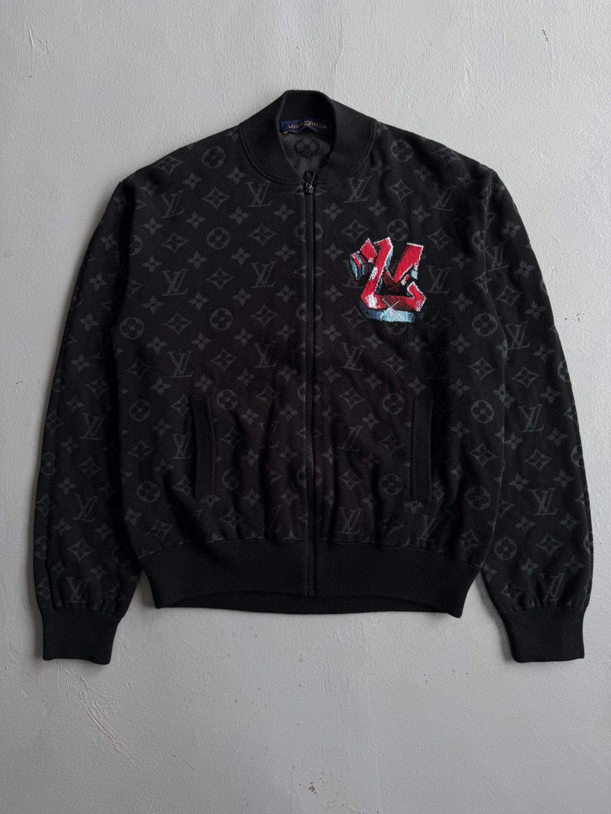 Louis Vuitton × Virgil Abloh Louis Vuitton - Graffiti Monogram Bomber Jacket Size US S / EU 44-46 / 1 - 1 Thumbnail
