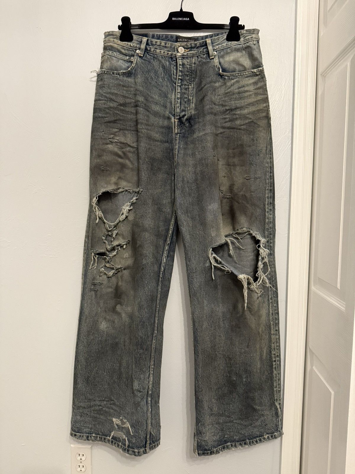 Balenciaga New Balenciaga Baggy Distressed Denim Summer23