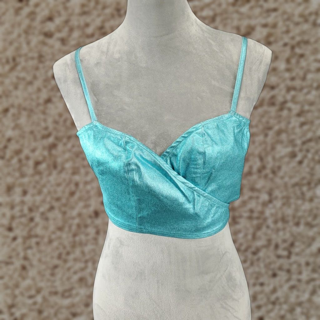 Boohoo Boohoo New Satin Set Womens 12 Blue Satin Set Outfit/Set Sleeveless V-Neck 2 Piece Crop Top Pants Clubwear Womens Size XL / US 12-14 / IT 48-50 - 1 Thumbnail