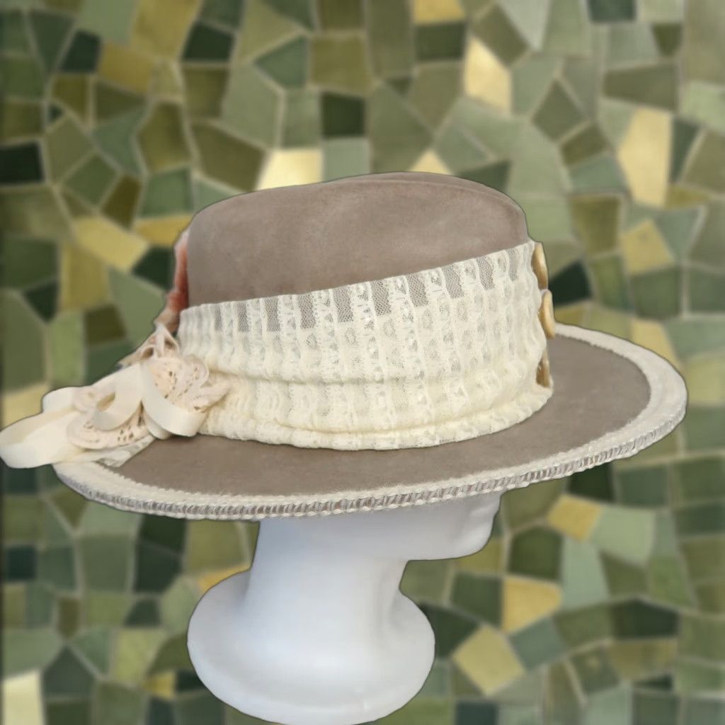 FELT VINTAGE Australian felt wool rancher hat with lace feather - taupe grey - wide brim - 6 7/8 - Hippy - 24" circumference - Excellent condition - Mens Size ONE SIZE - 1 Thumbnail