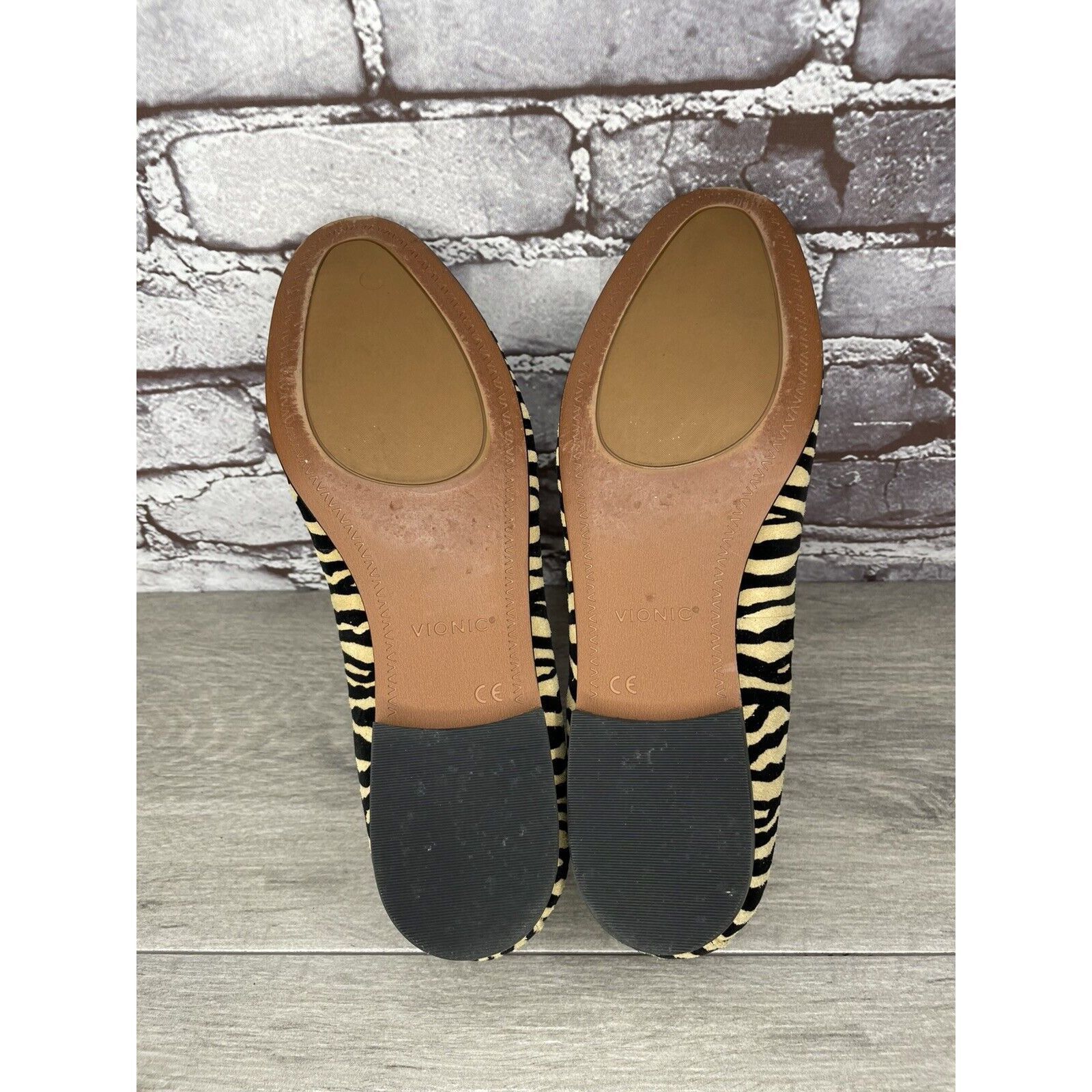 Other VIONIC Willa Tiger Print Yellow Black Stripe Flats Shoes Wom Size US 9.5 / IT 39.5 - 16 Thumbnail
