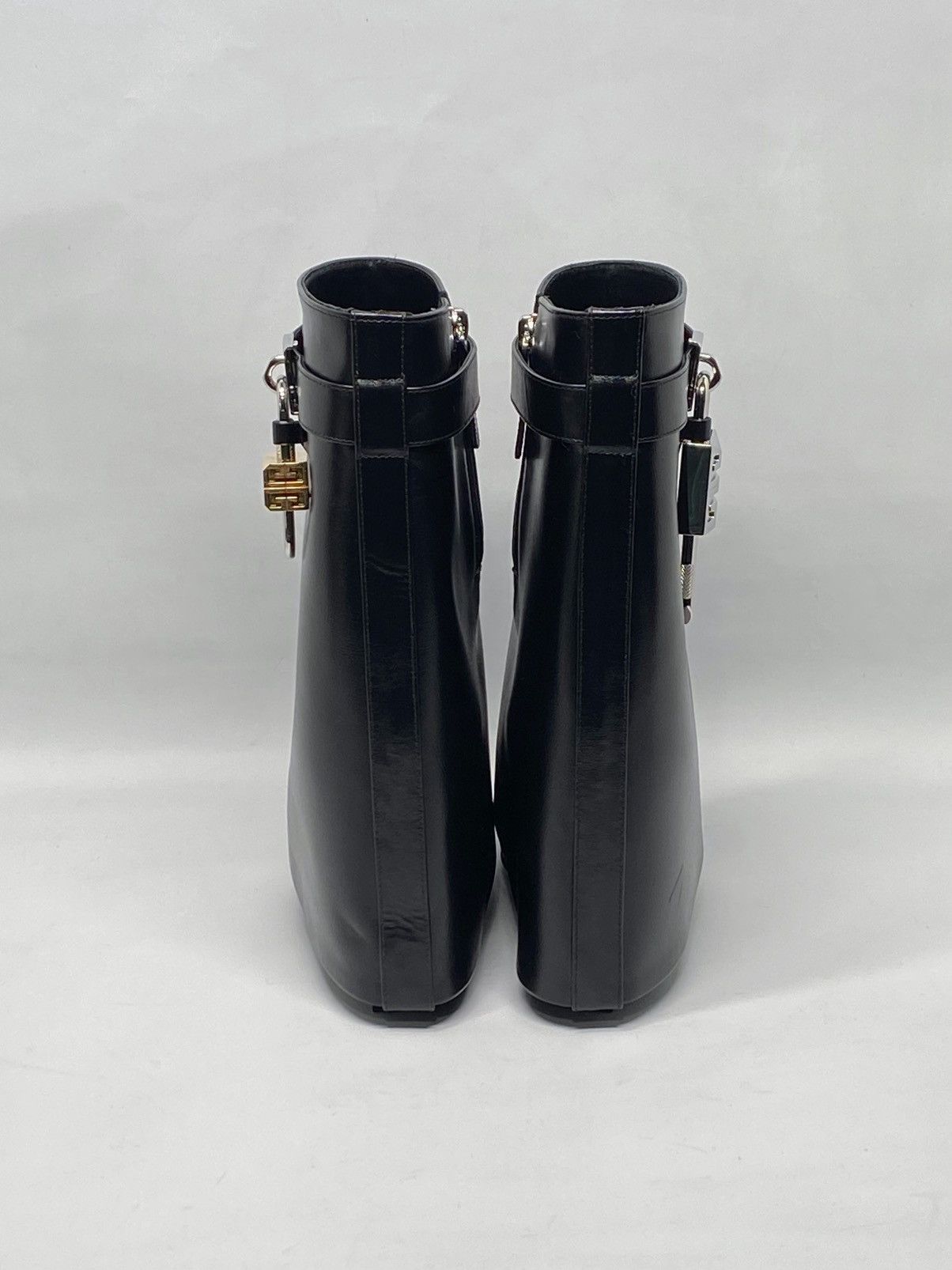 Givenchy Givenchy Shark Lock Ankle Boot size 37.5 Size US 7.5 / IT 37.5 - 12 Thumbnail
