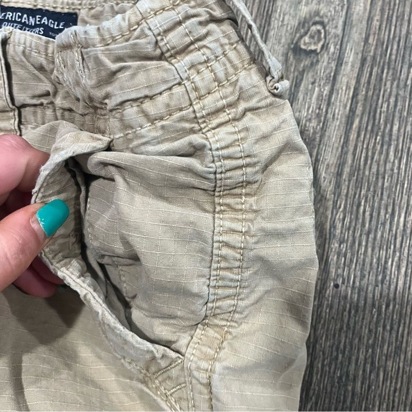 American Eagle Outfitters American Eagle Lived-In Cargo Shorts Mid Rise Khaki Size 28 Size US 28 / EU 44 - 3 Thumbnail