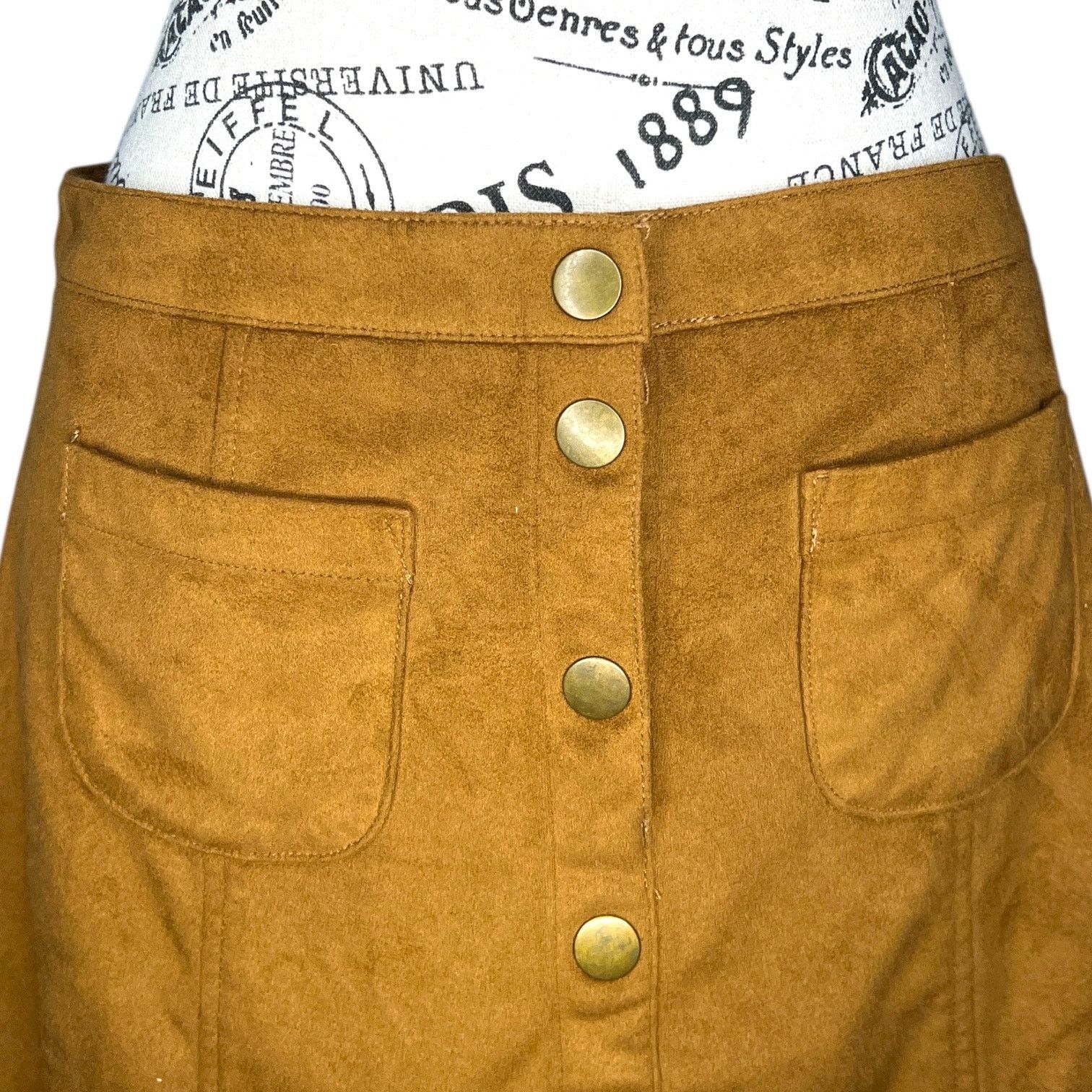 Garage Button Front 2 Square Pocket Faux Suede Skirt Size 28" / US 6 / IT 42 - 5 Thumbnail