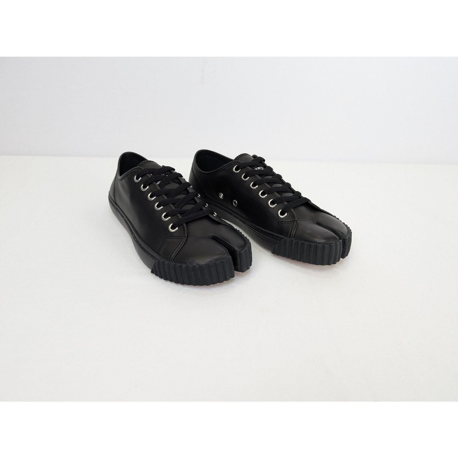 Maison Margiela o1rshd1 Q:2 / Tabi Low-top sneakers in Black/Beige Size US 12 / EU 45 - 6 Thumbnail