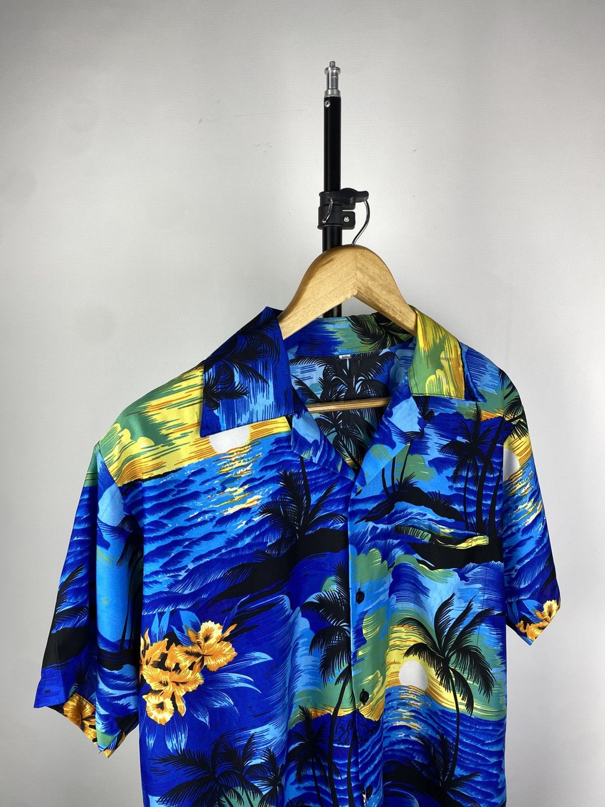 Vintage Vintage 90s Crazy Hawaiian Palm Logo Shirt Size US L / EU 52-54 / 3 - 2 Thumbnail