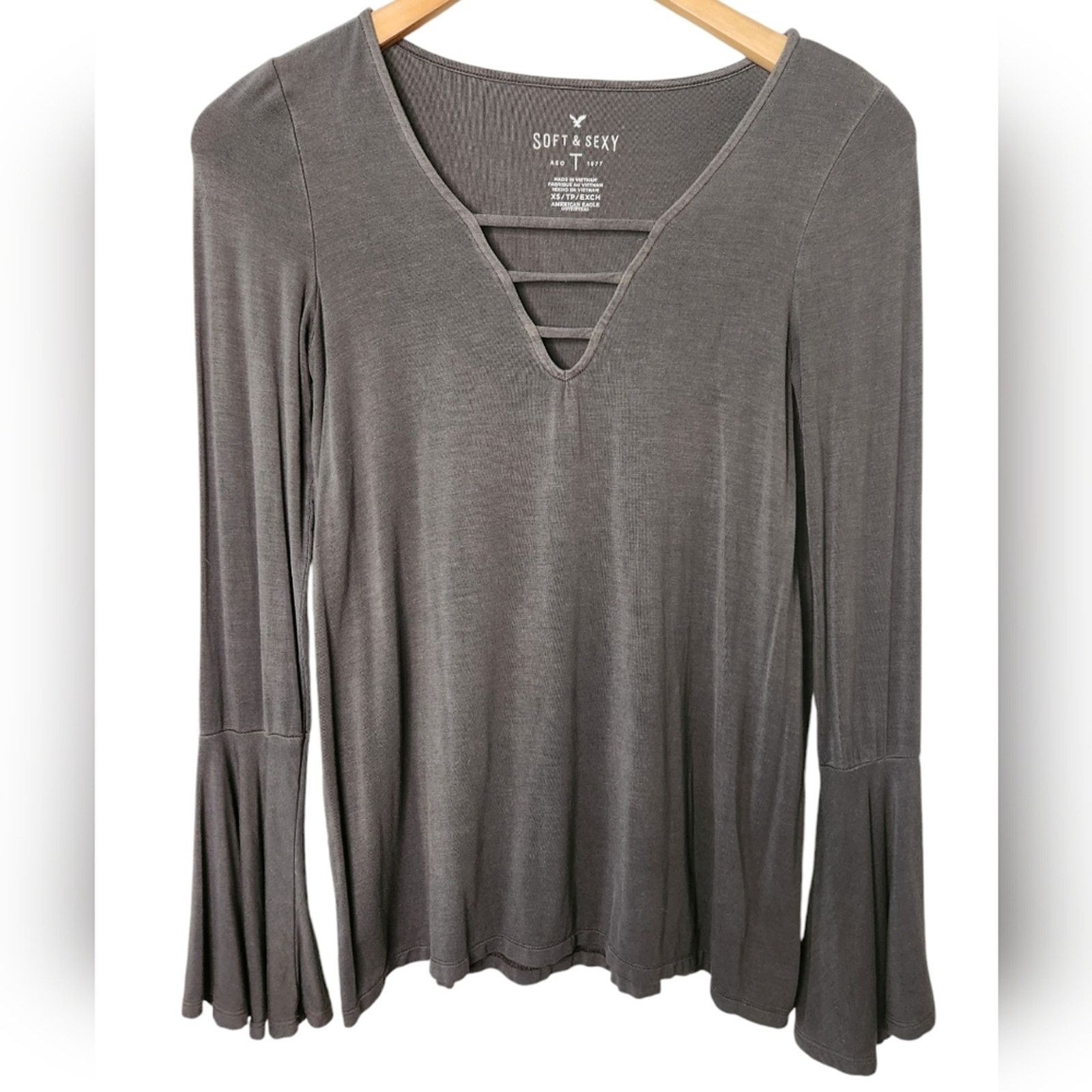 American Eagle Outfitters American Eagle Soft & Sexy Bell Sleeve Long Sleeve top xs Size XS / US 0-2 / IT 36-38 - 2 Thumbnail
