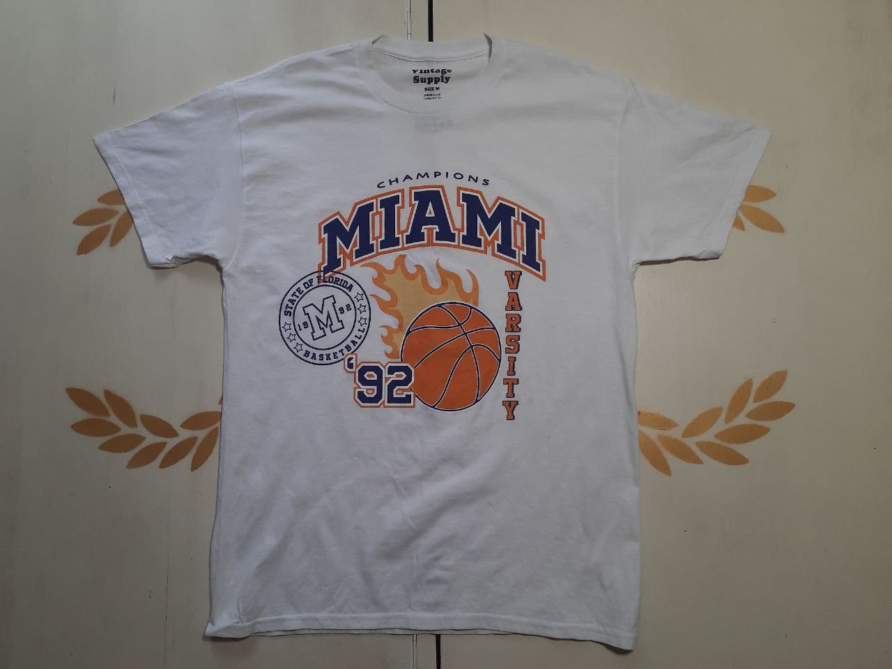 NBA × Vintage Vintage Supply MIAMI VARSITY T-Shirt Big logo Size US M / EU 48-50 / 2 - 1 Thumbnail