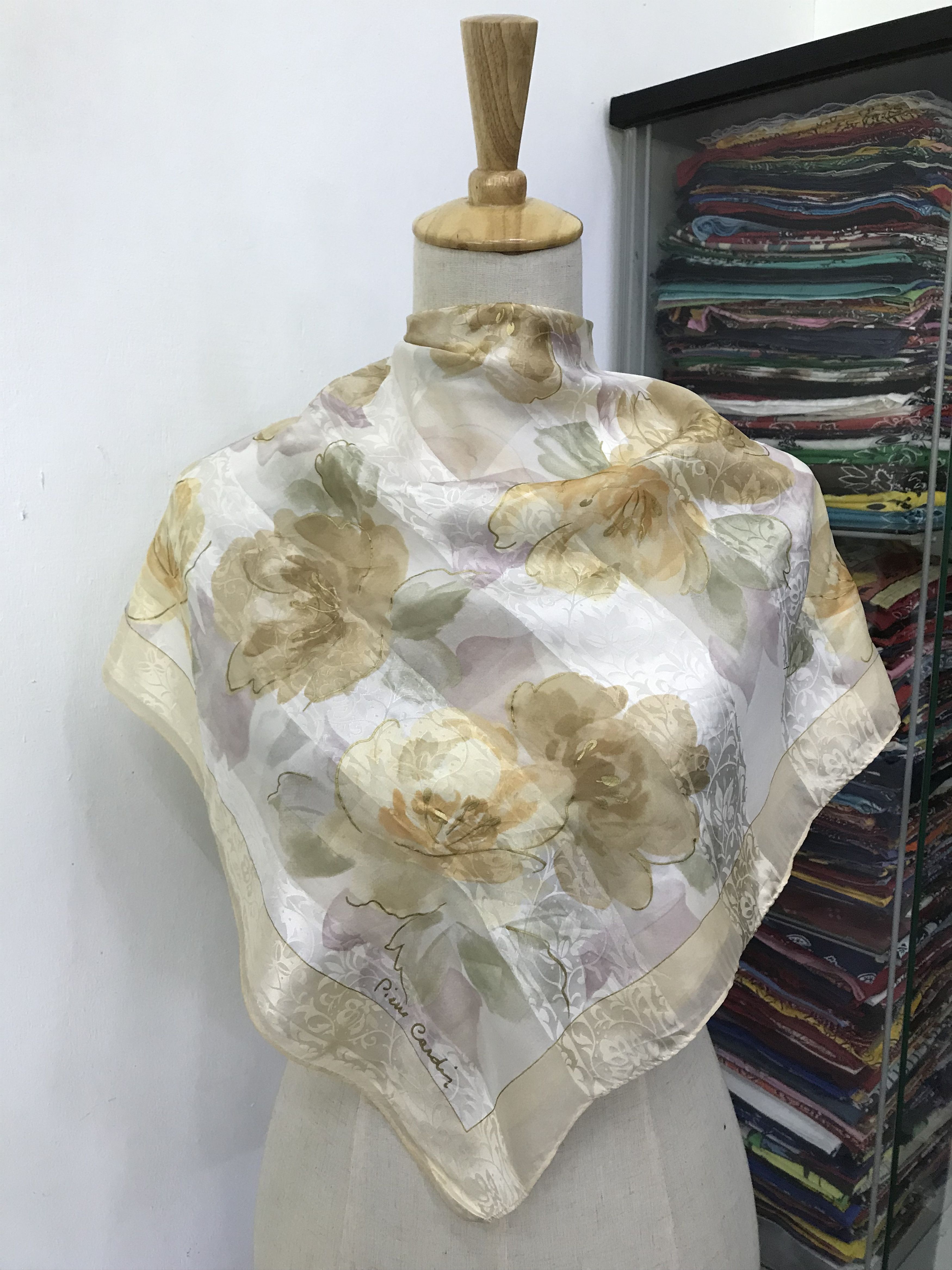 Pierre Cardin × Vintage Vintage Pierre cardin Silk Scarf Size ONE SIZE - 1 Thumbnail