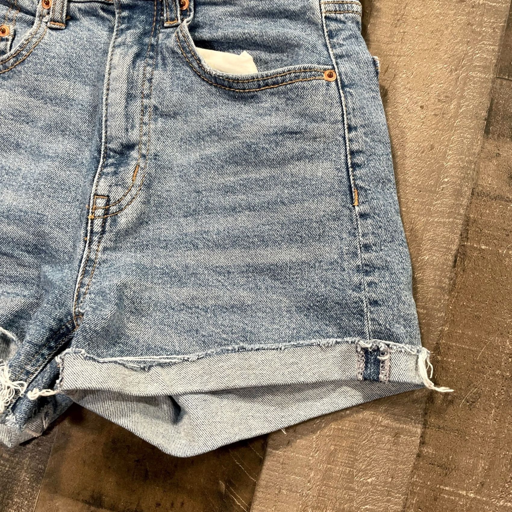 H&M H&M Denim Shorts Womens 2 Blue High Rise Cuffed Zip Closure Stone Wash 5-Pocket Spring Summer Casual Mens? Womens Size 40" / US 18 - 5 Thumbnail
