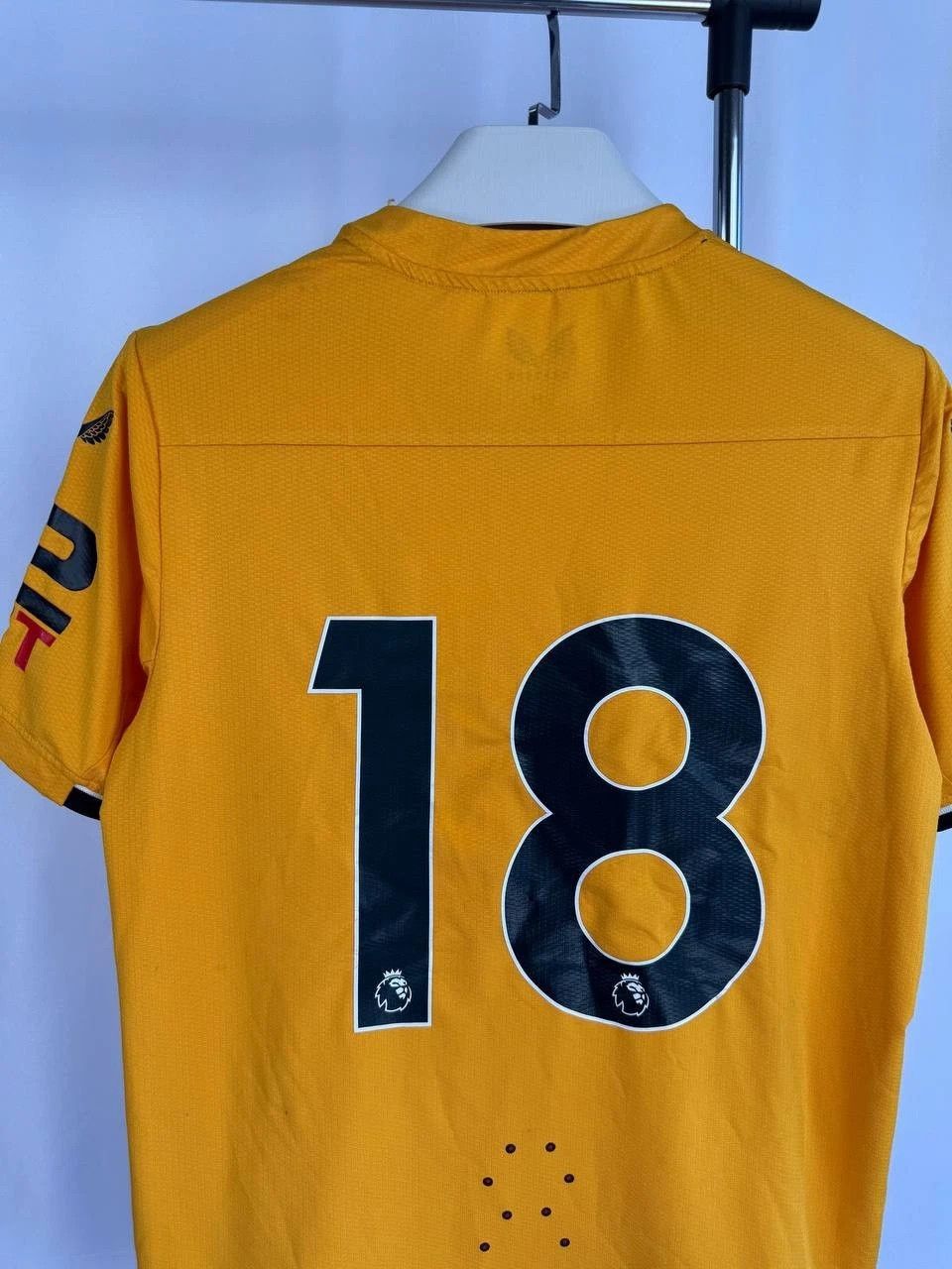 Castore Castore Wolverhampton Wanderers Wolves Home Football Shirt Size US M / EU 48-50 / 2 - 13 Thumbnail