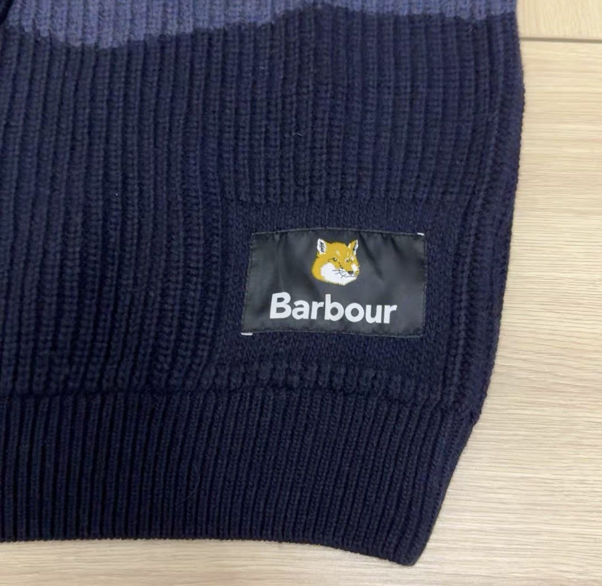 Barbour Barbour x Maison Kitsune Collab 100% Wool Sweater J44 Size US L / EU 52-54 / 3 - 2 Thumbnail