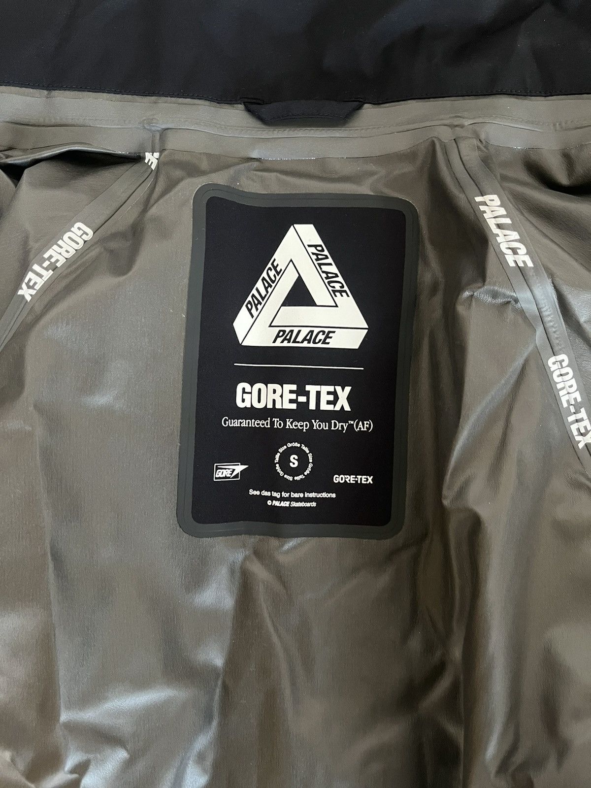 Palace Palace Gore-Tex P-Lite Jacket Size US S / EU 44-46 / 1 - 5 Thumbnail