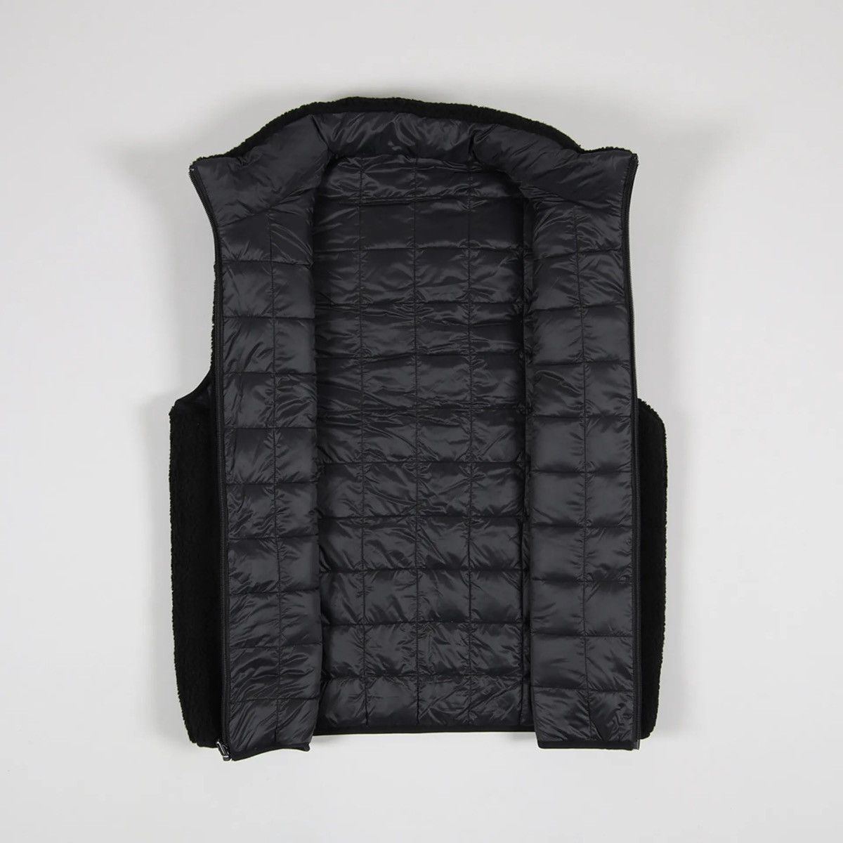 TAION TAION Men's Reversible Boa Fleece Down Vest in Black/Black Size US M / EU 48-50 / 2 - 6 Thumbnail