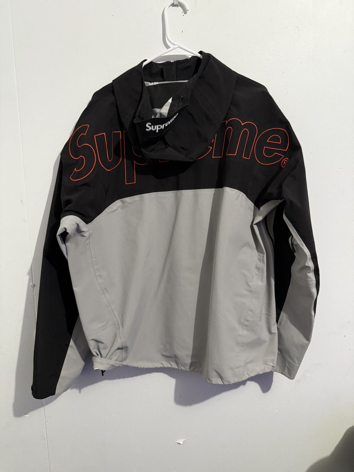 Supreme × The North Face The Supreme The North Face Taped Seam Shell Jacket Grey Size US L / EU 52-54 / 3 - 4 Thumbnail