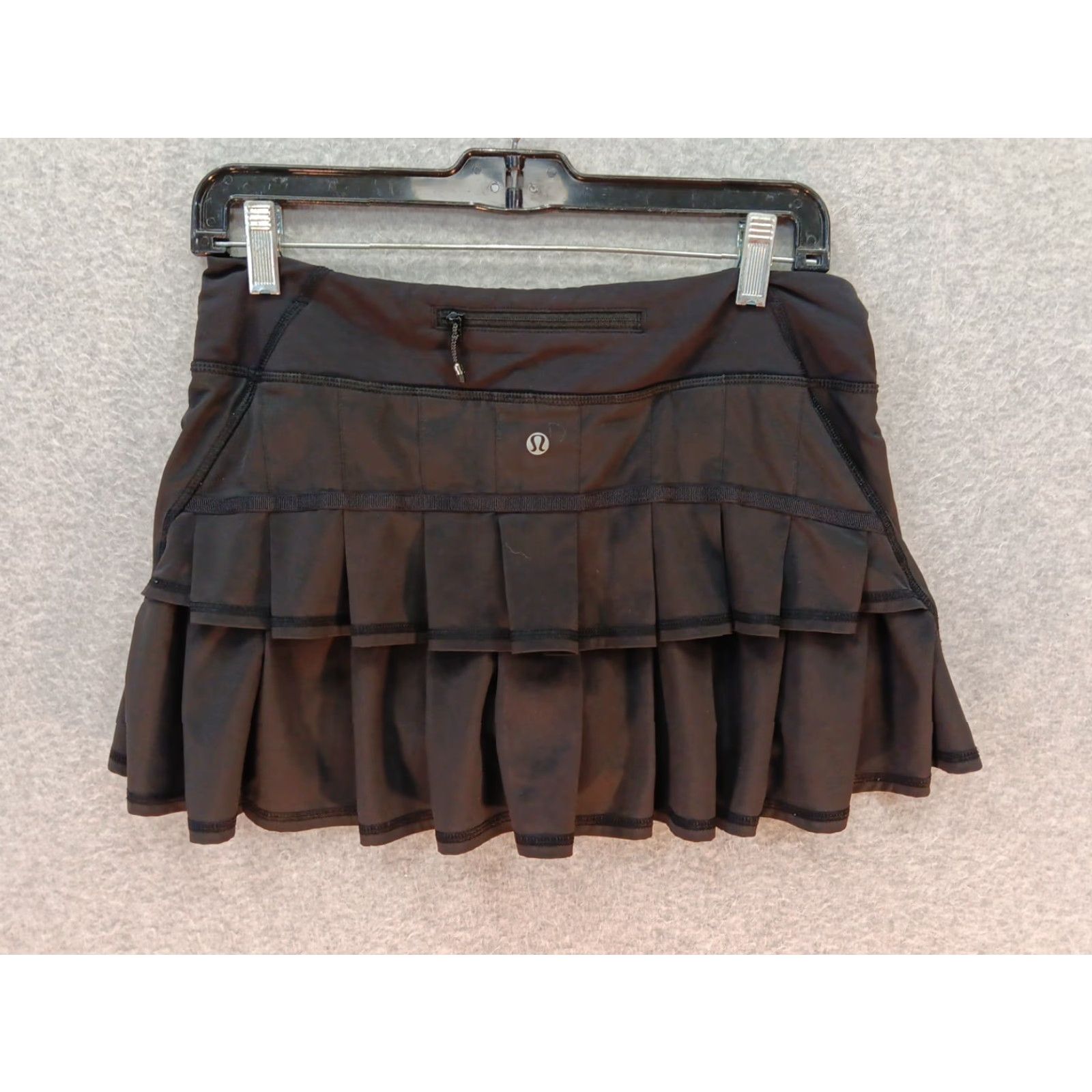 Lululemon Lululemon Pace-Setter Skirt/Skort Women Sz 6 Black Mid Rise Pull On Pockets Zip Pocket Under Shorts Athletic Size ONE SIZE - 2 Thumbnail