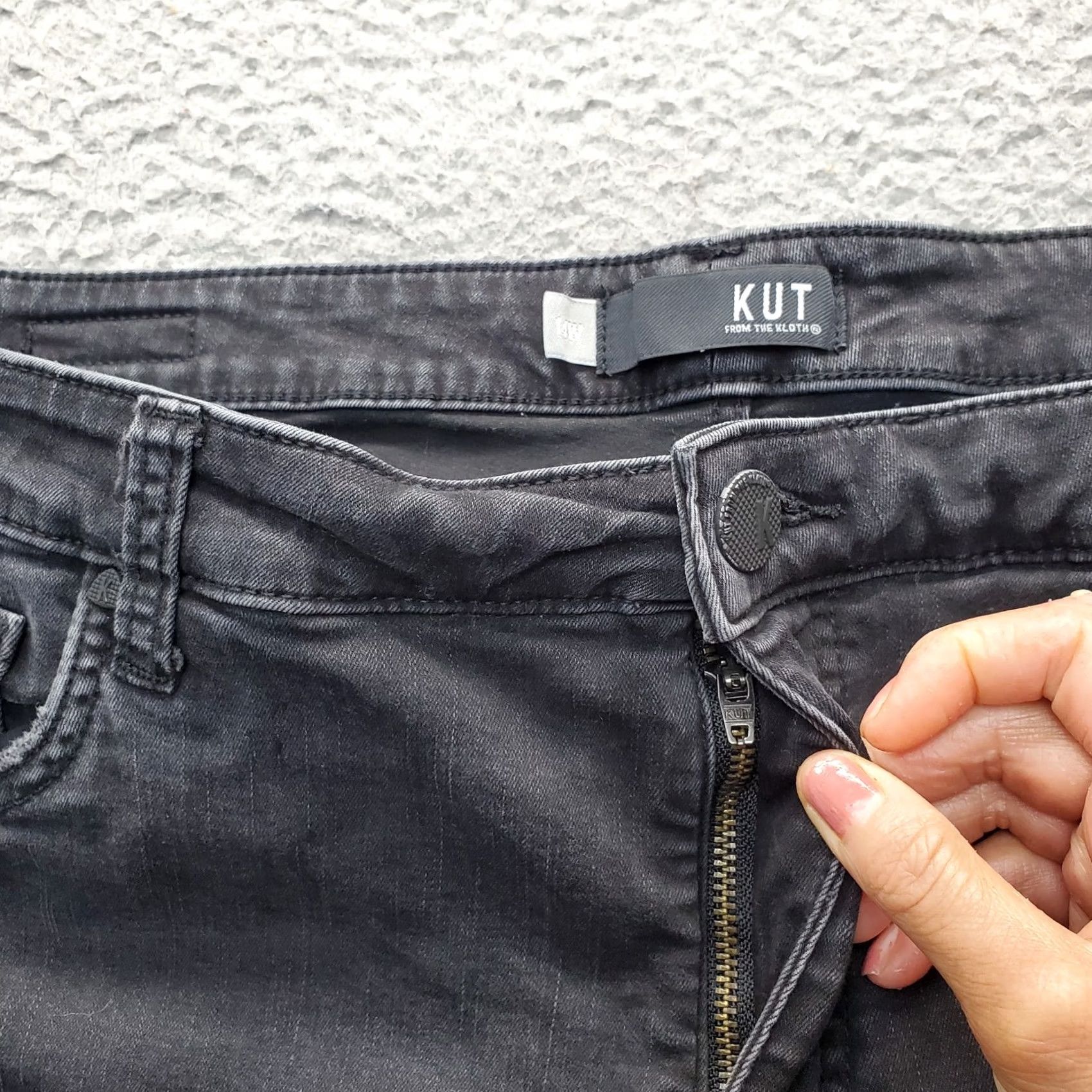 Vintage KUT from the Kloth Jeans Womens Size 14W Black Denim Distressed Curvy Fit Jeans Black Distressed 14W Womens Size 36" / US 14 / IT 50 - 7 Thumbnail